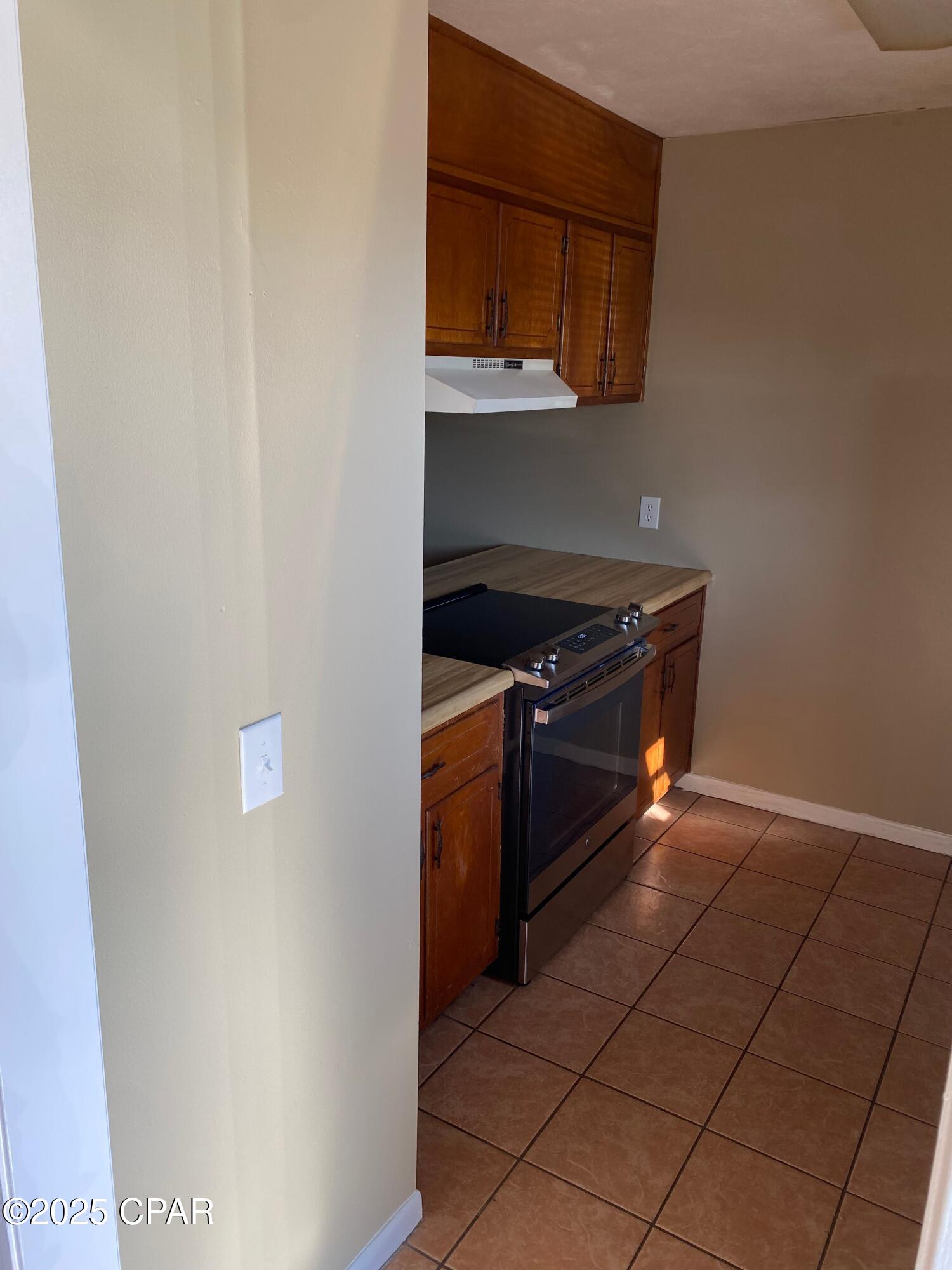 1930 W 24th Street F