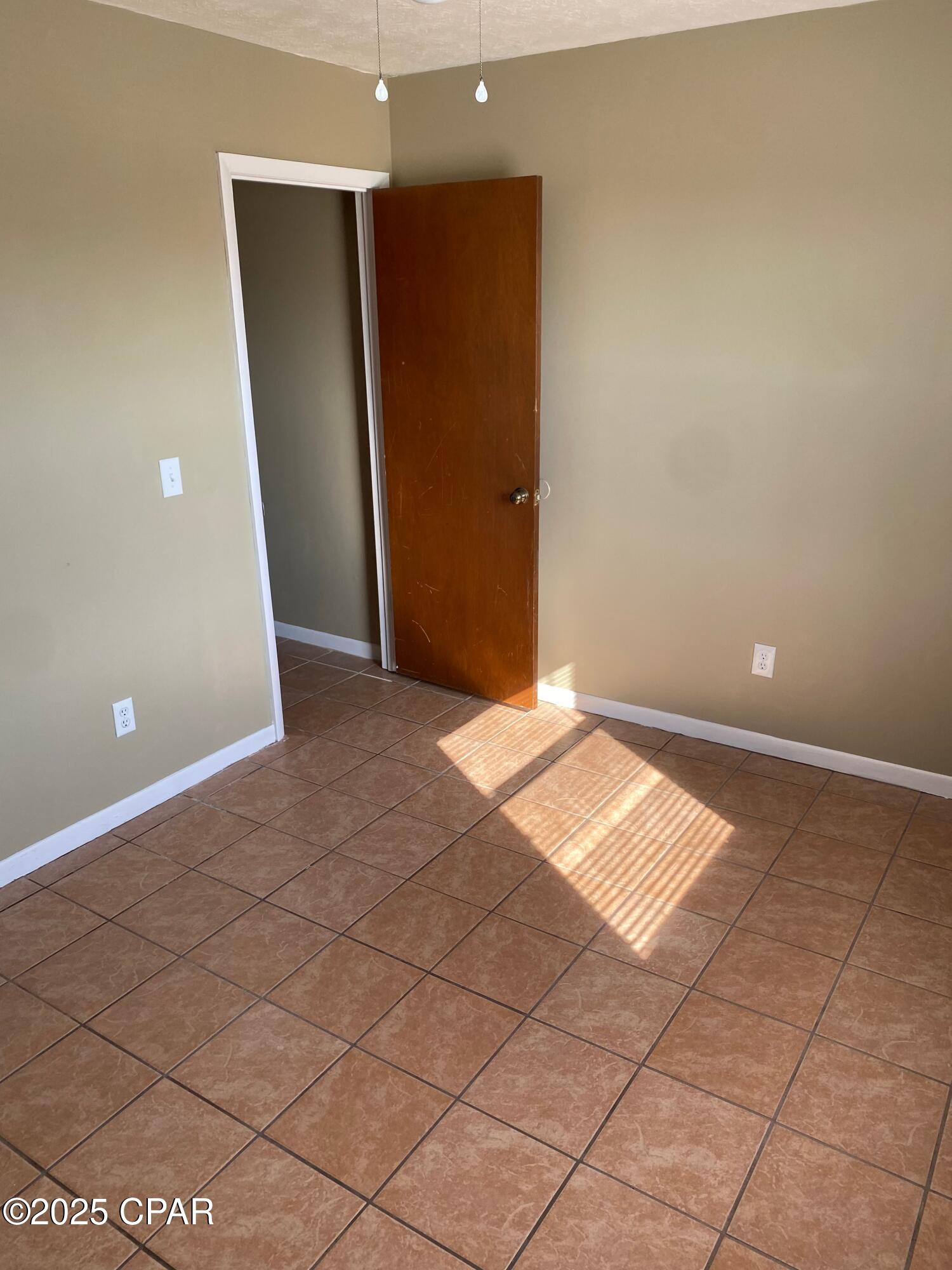 1930 W 24th Street F