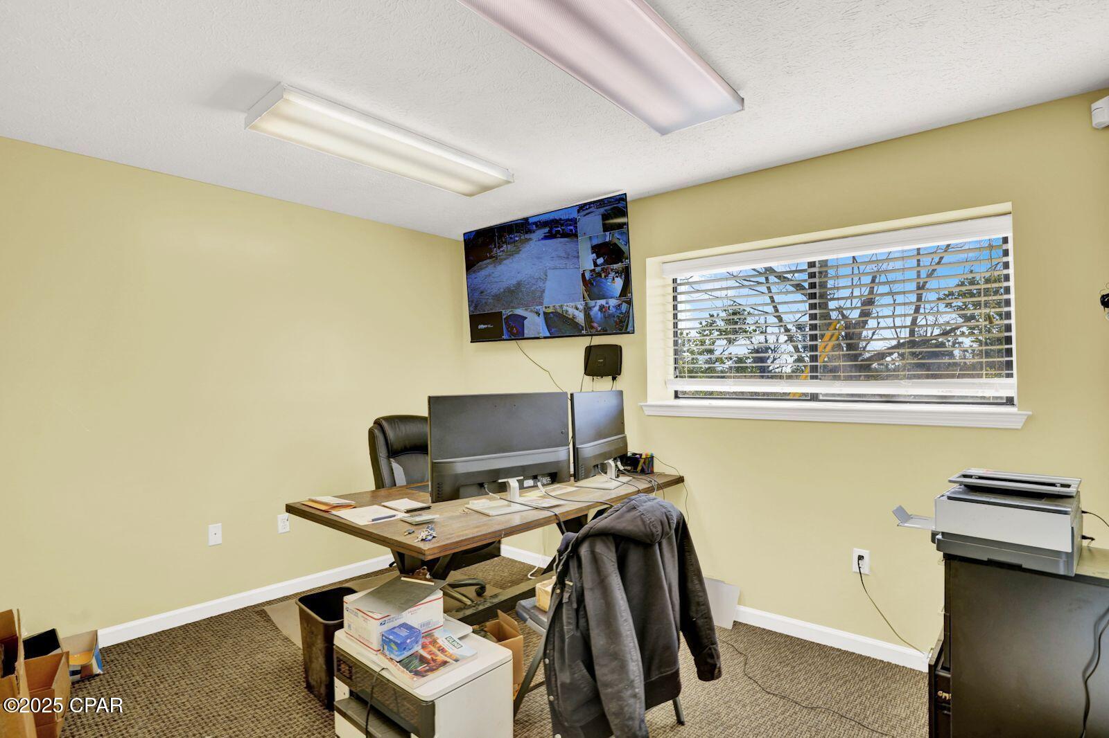 6509-6515 E Highway 22