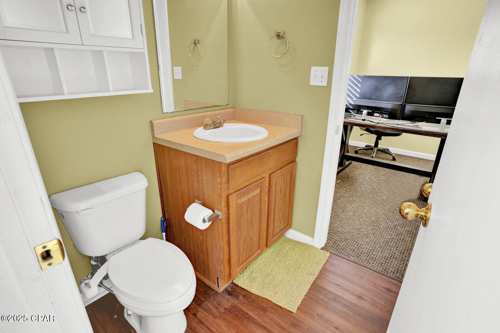 6509-6515 E Highway 22