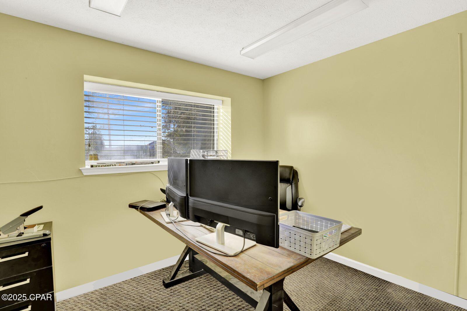 6509-6515 E Highway 22