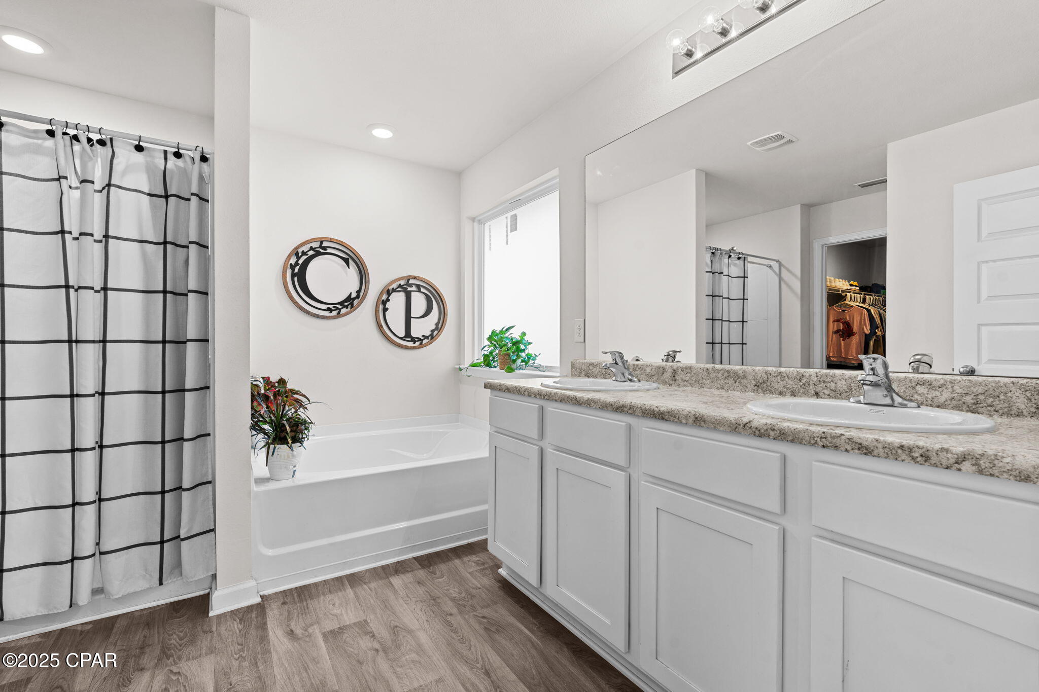 4073 Brighton Boulevard