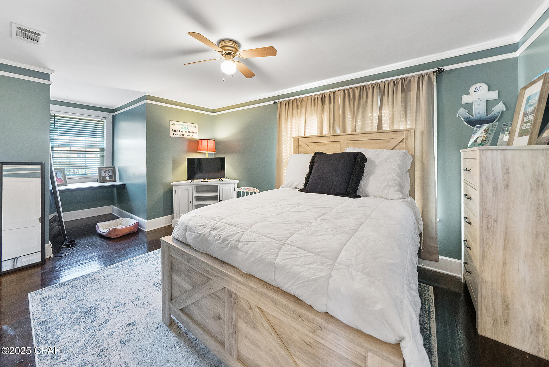 119 N Cove Boulevard