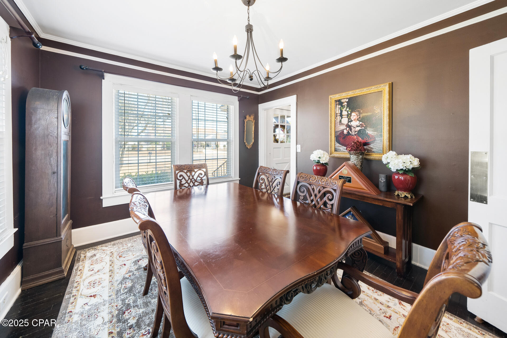 119 N Cove Boulevard