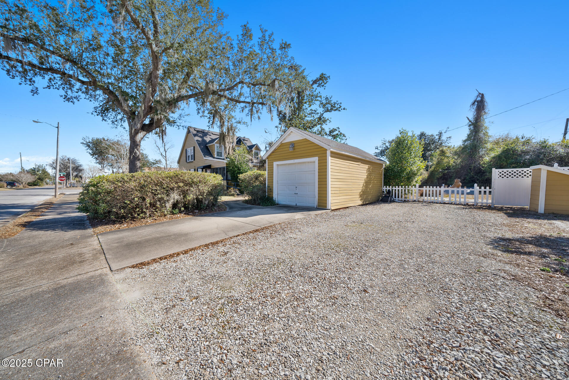 119 N Cove Boulevard