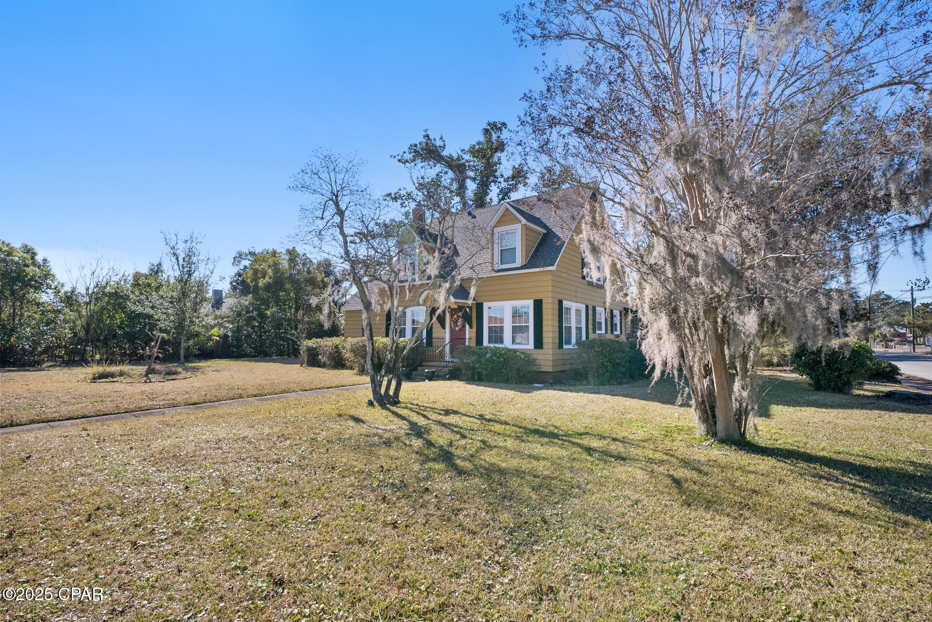 119 N Cove Boulevard