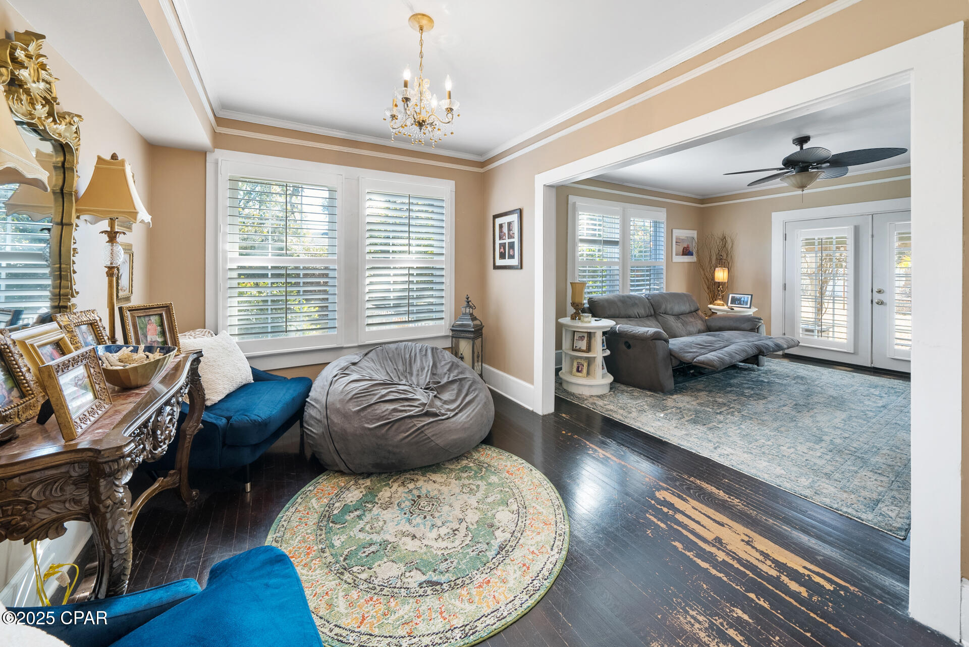 119 N Cove Boulevard