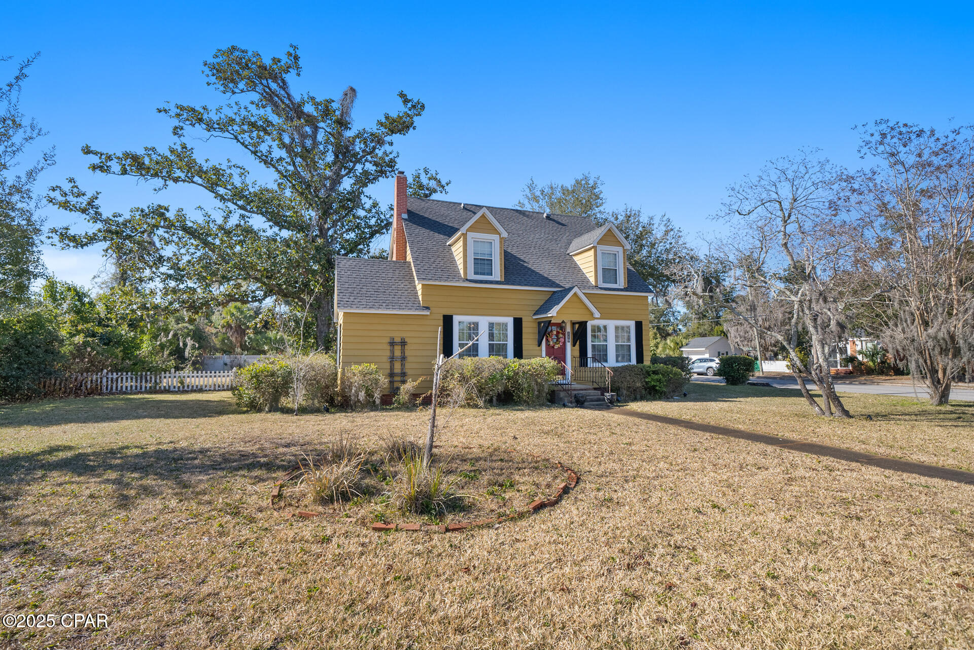 119 N Cove Boulevard