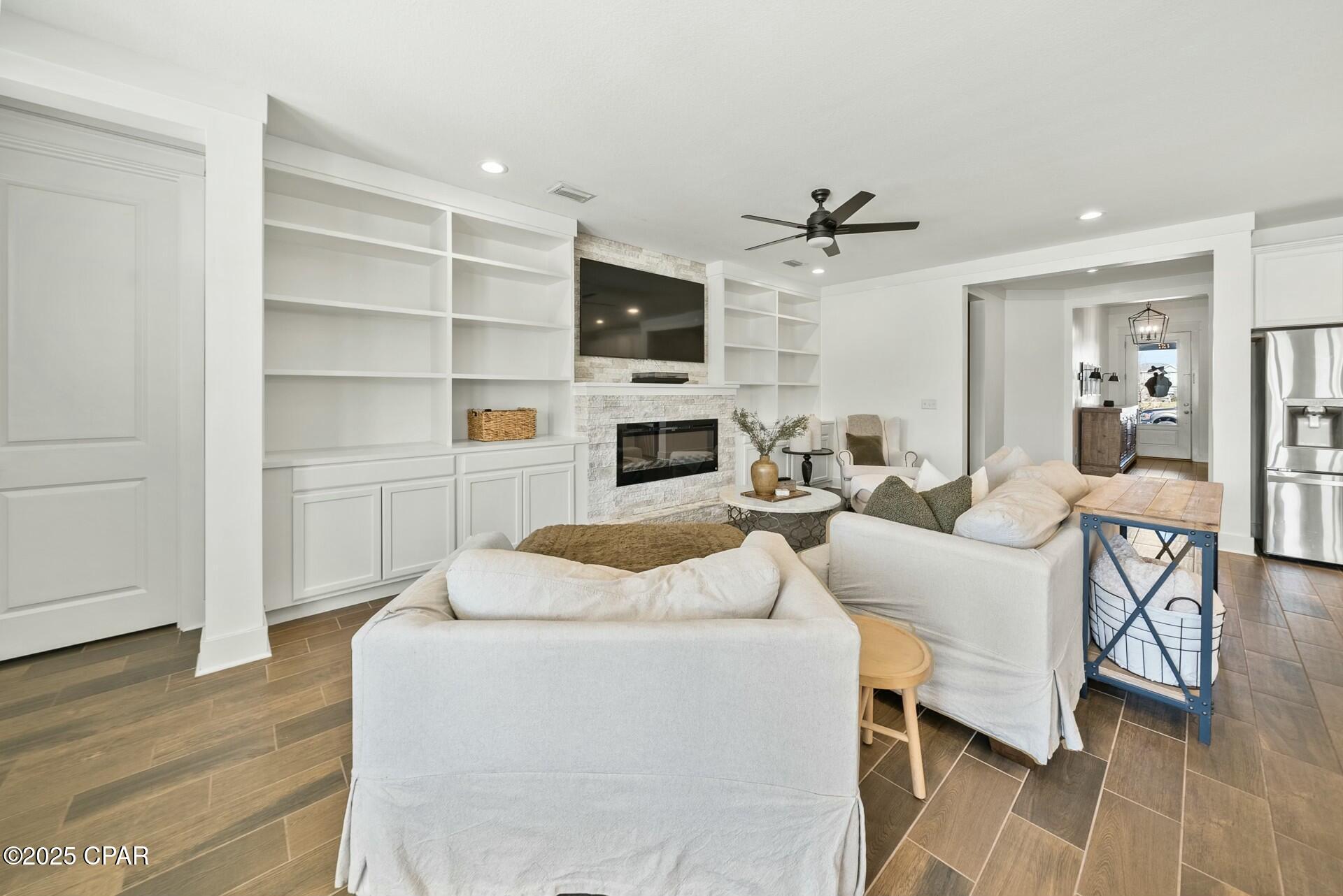 1805 Warbler Street