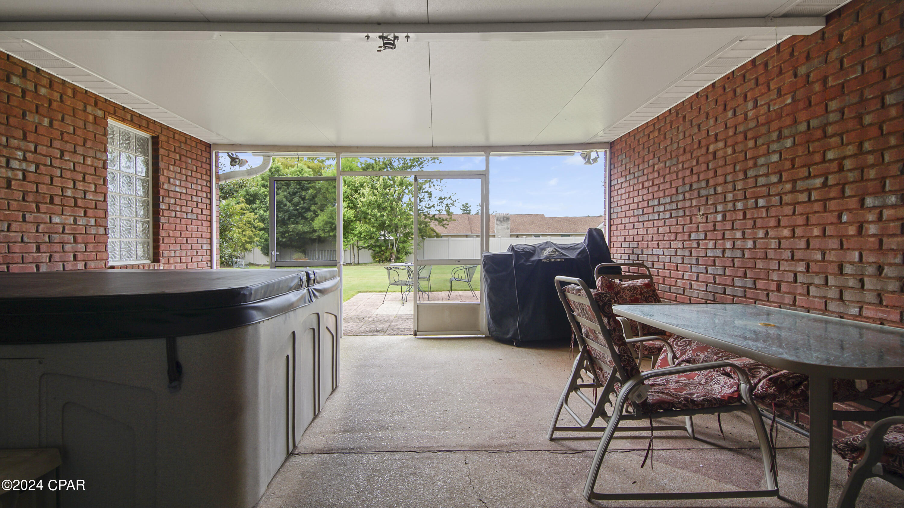 926 Lee Court