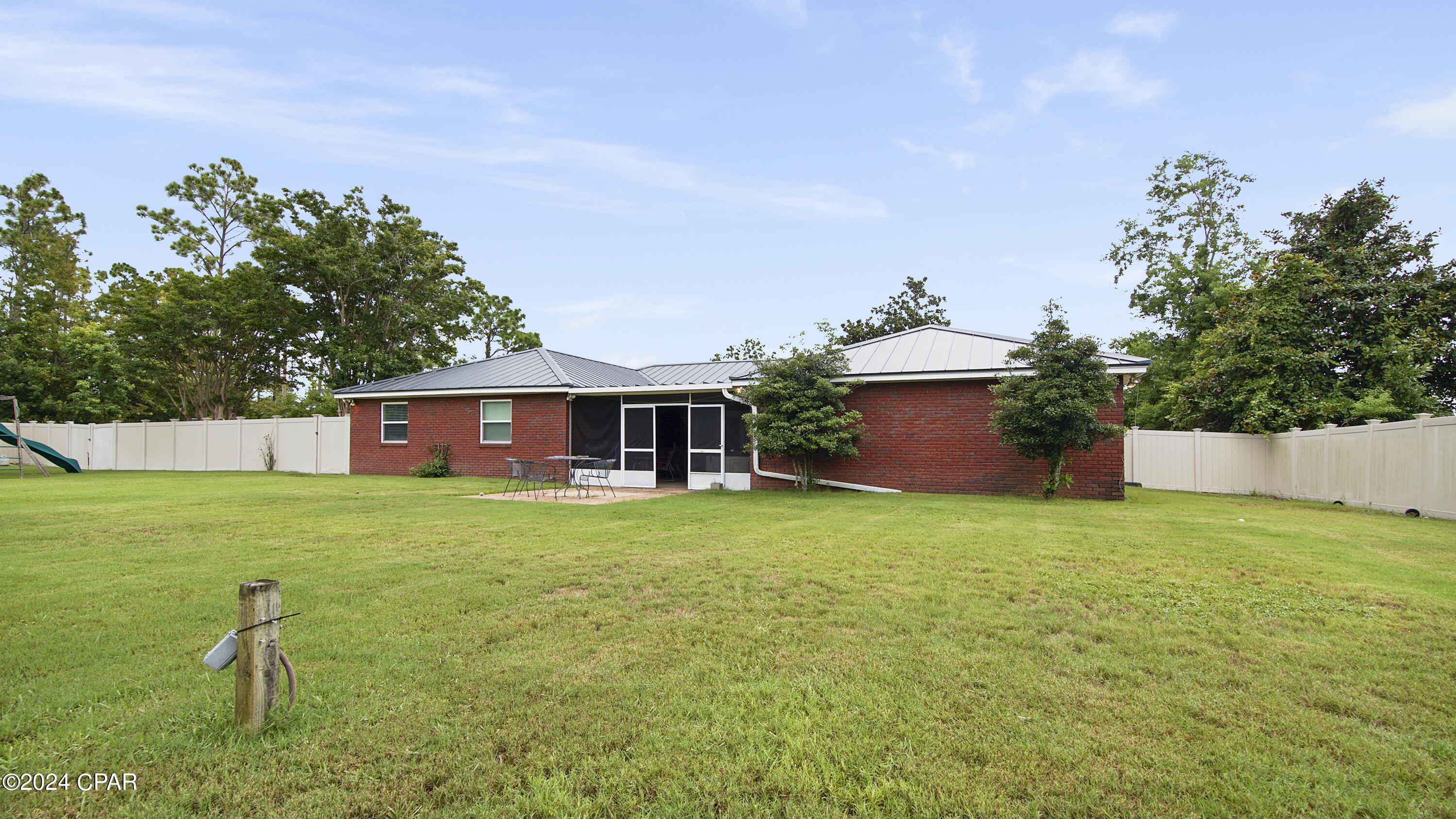 926 Lee Court