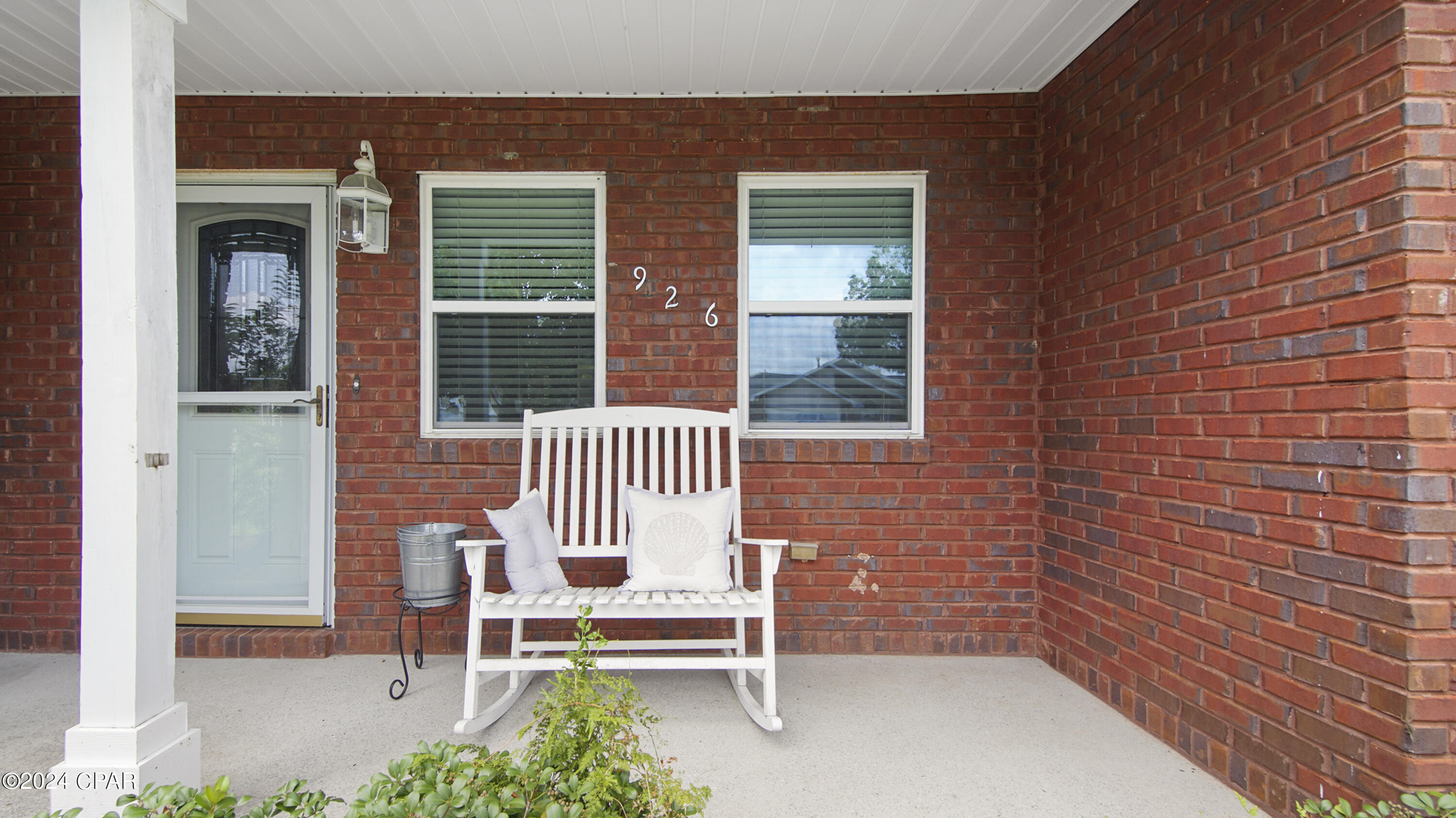 926 Lee Court