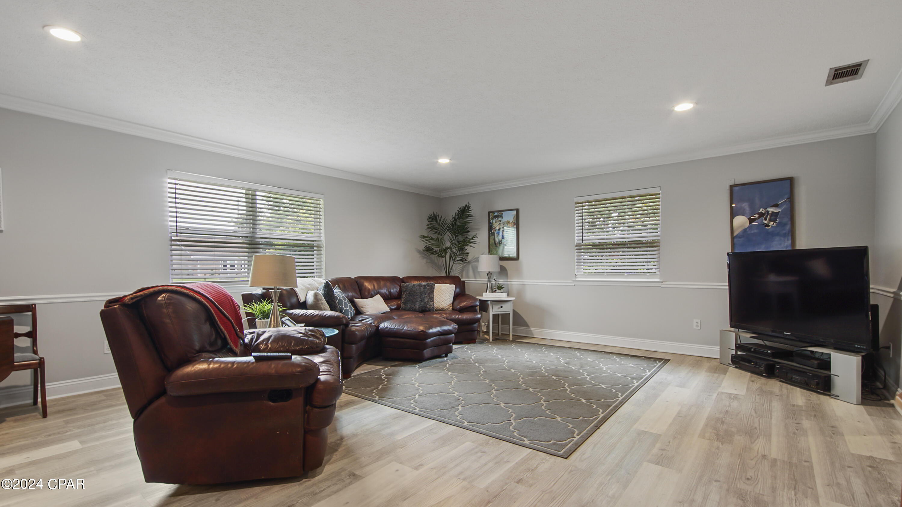 926 Lee Court