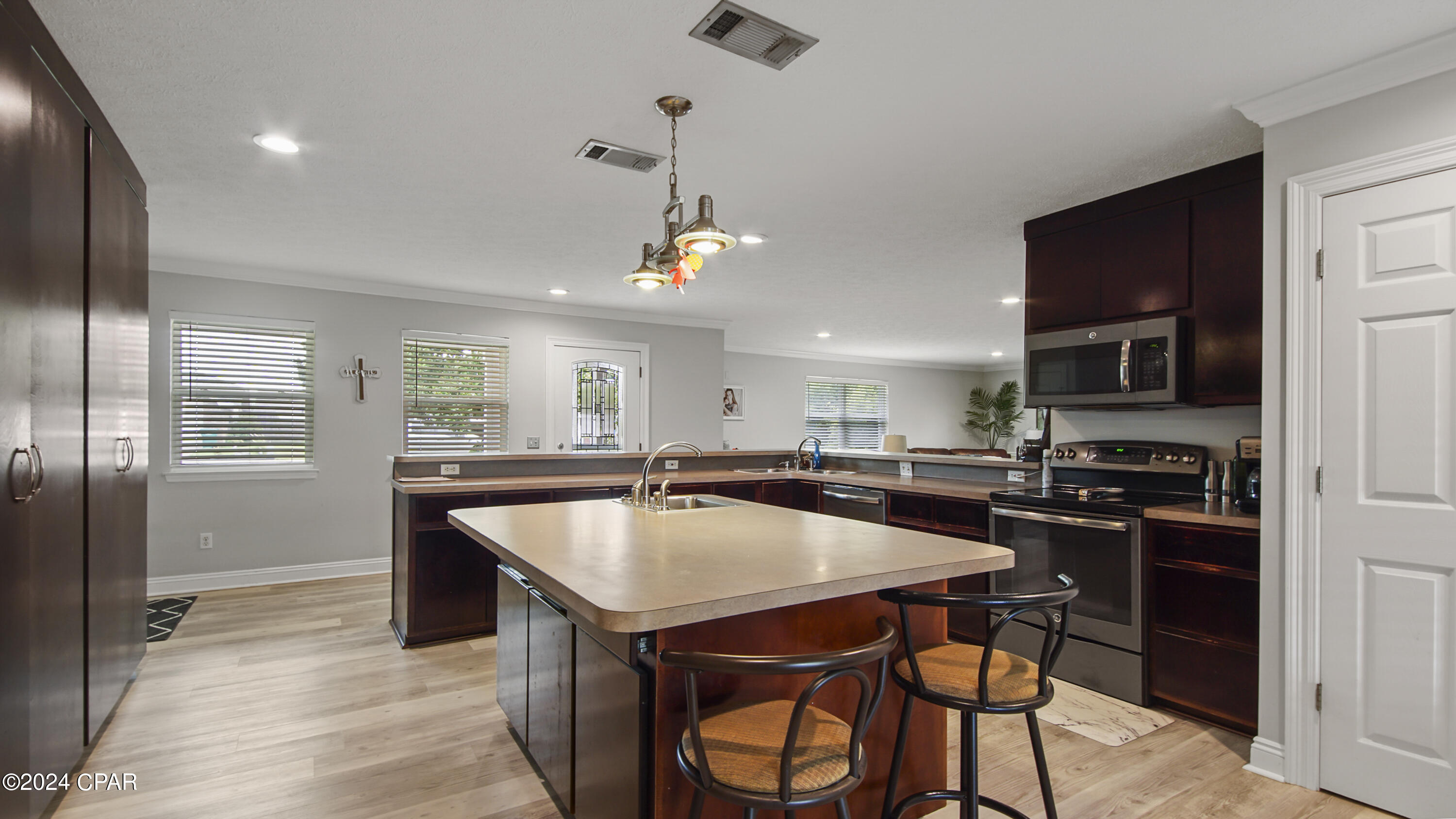 926 Lee Court