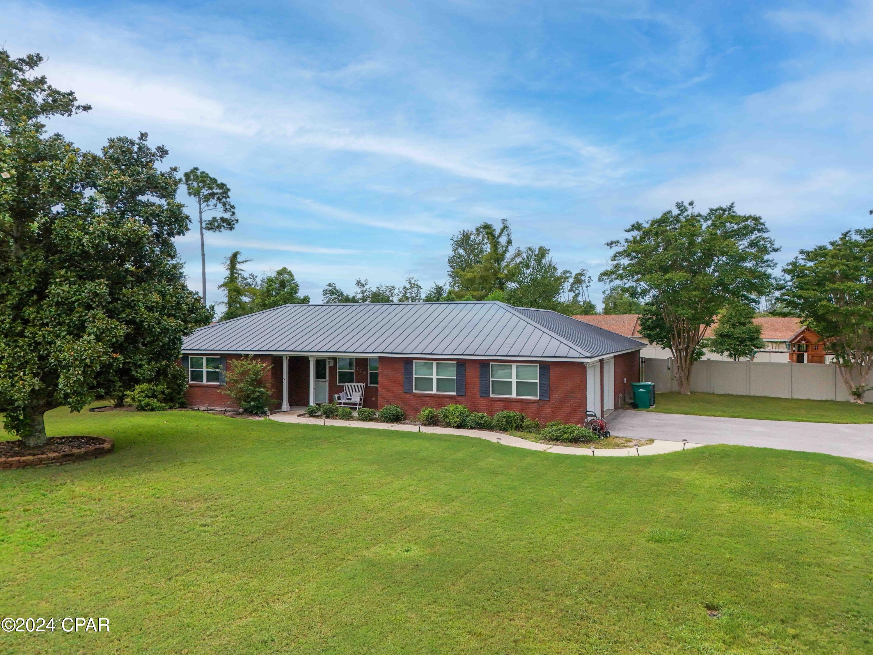 926 Lee Court