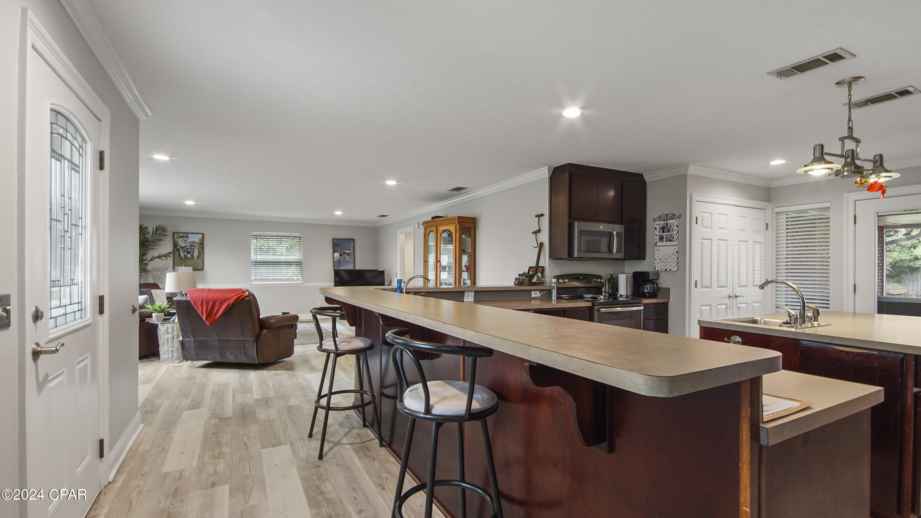 926 Lee Court