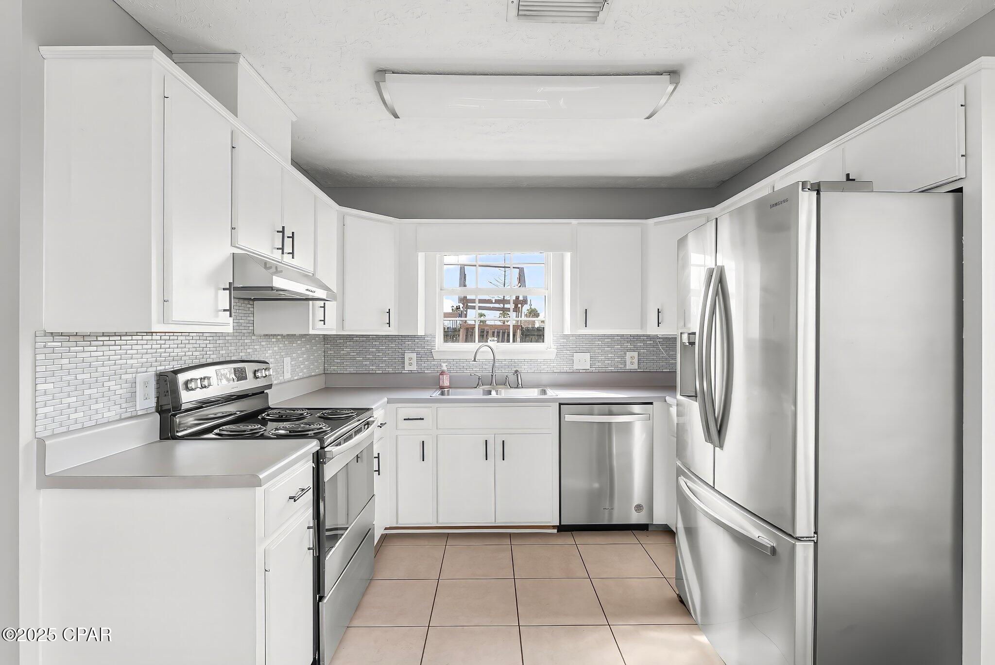 201 E 8th Street