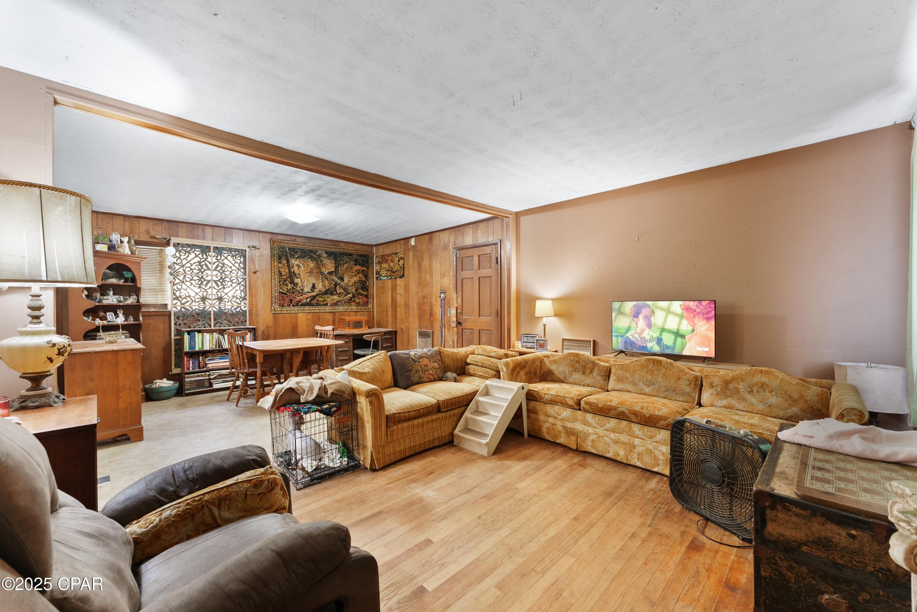 1850 N Holmes Creek Road