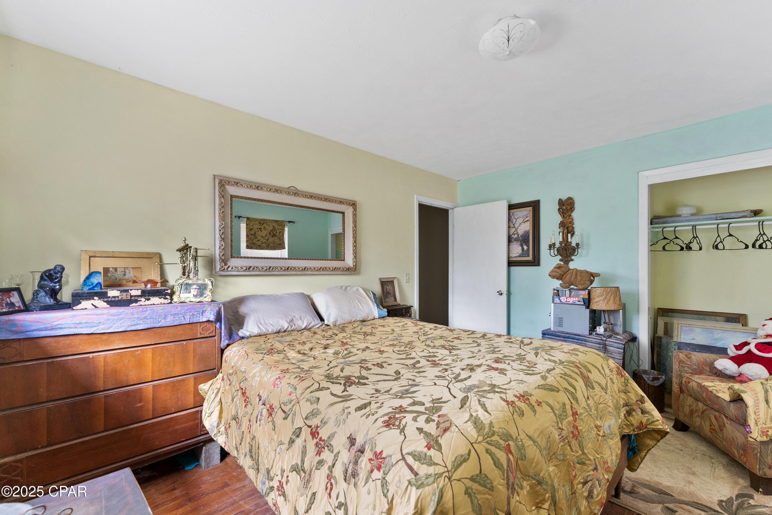 1850 N Holmes Creek Road