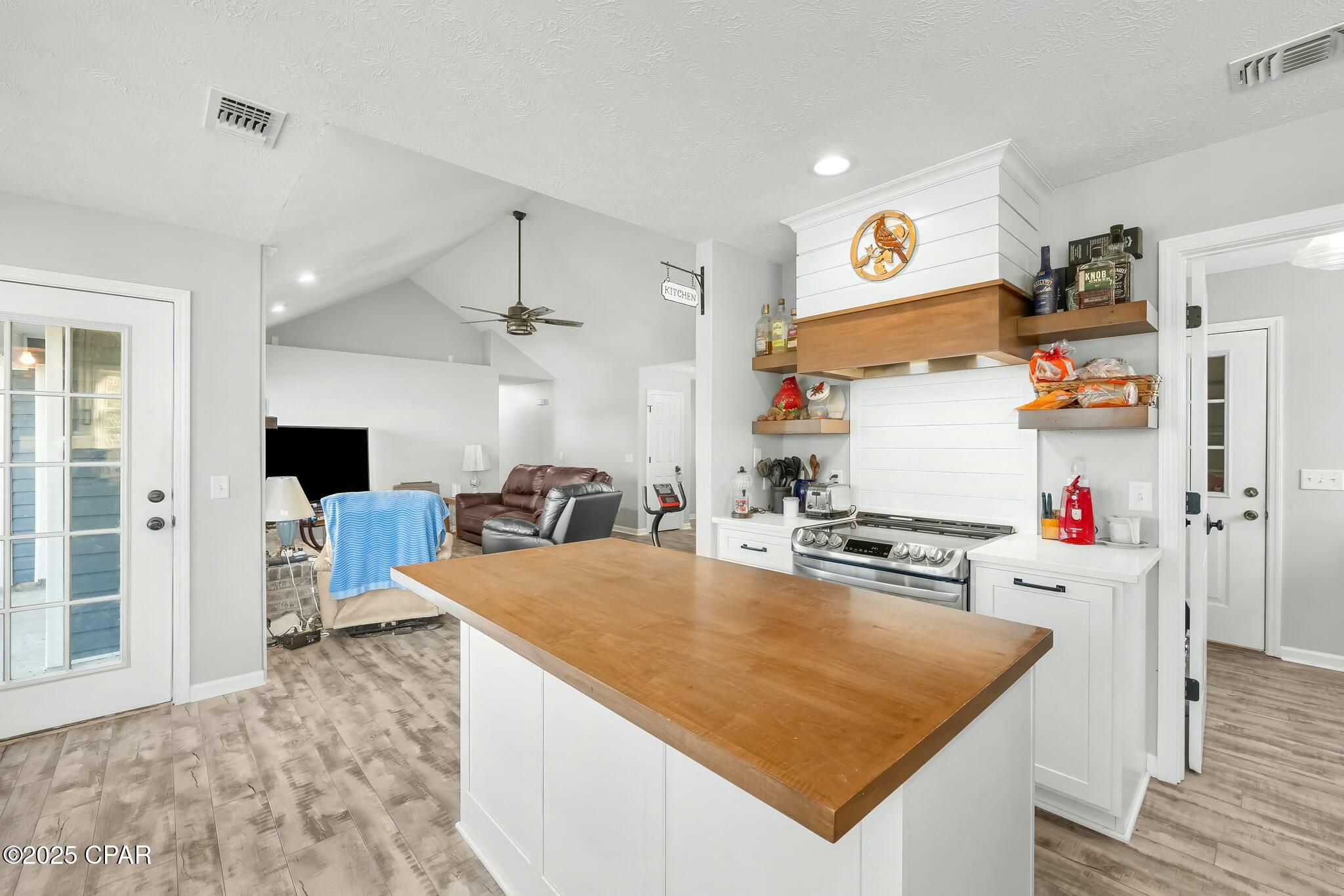 9161 Sunshine Drive