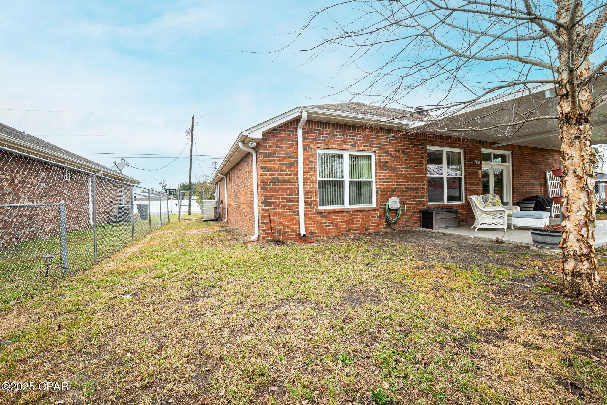 1005 E 10th Street
