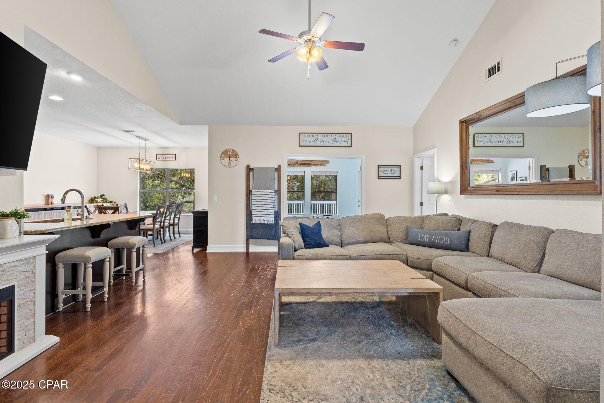 235 Bella Boulevard