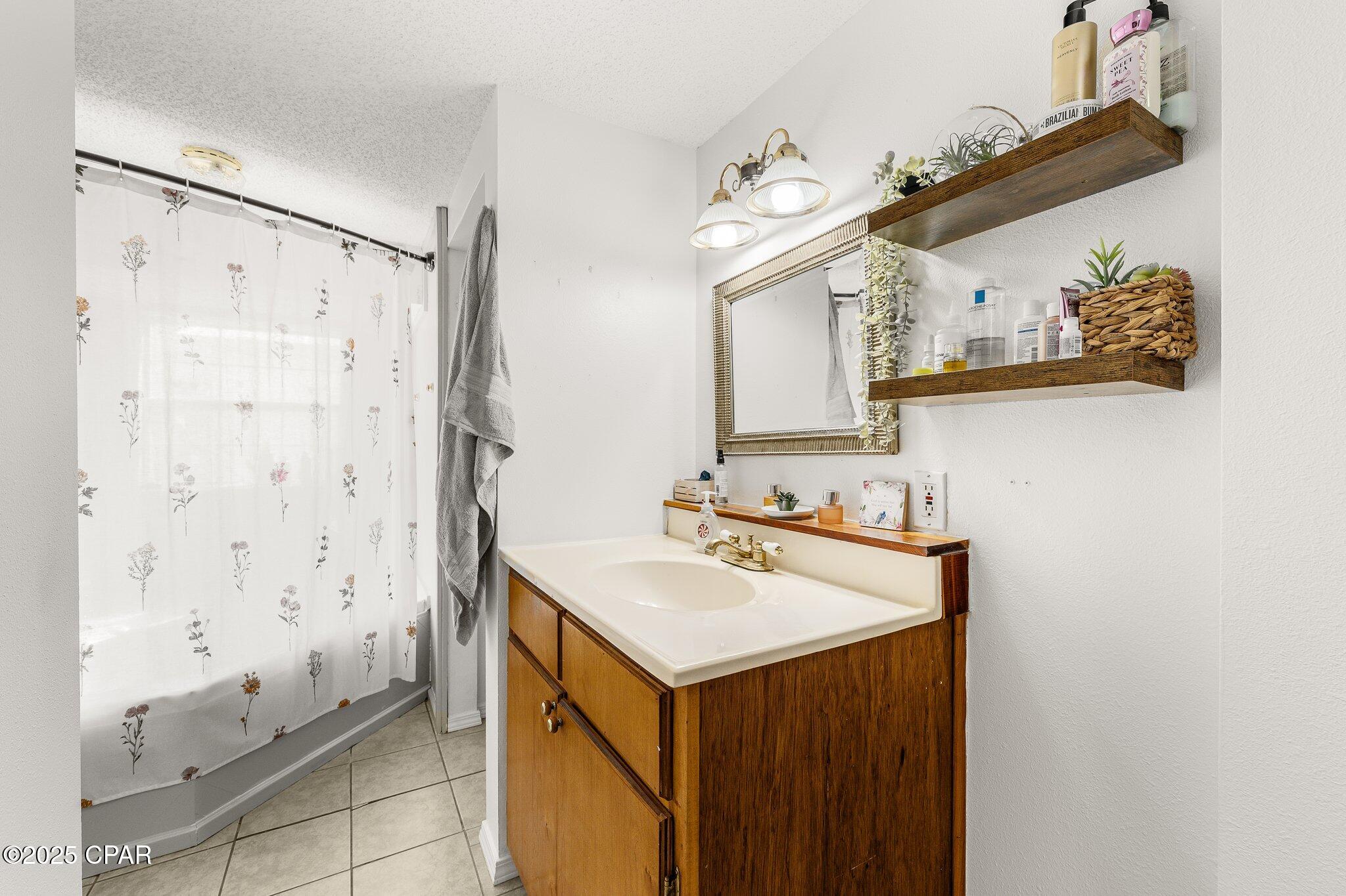 4427 Leisure Lakes Drive