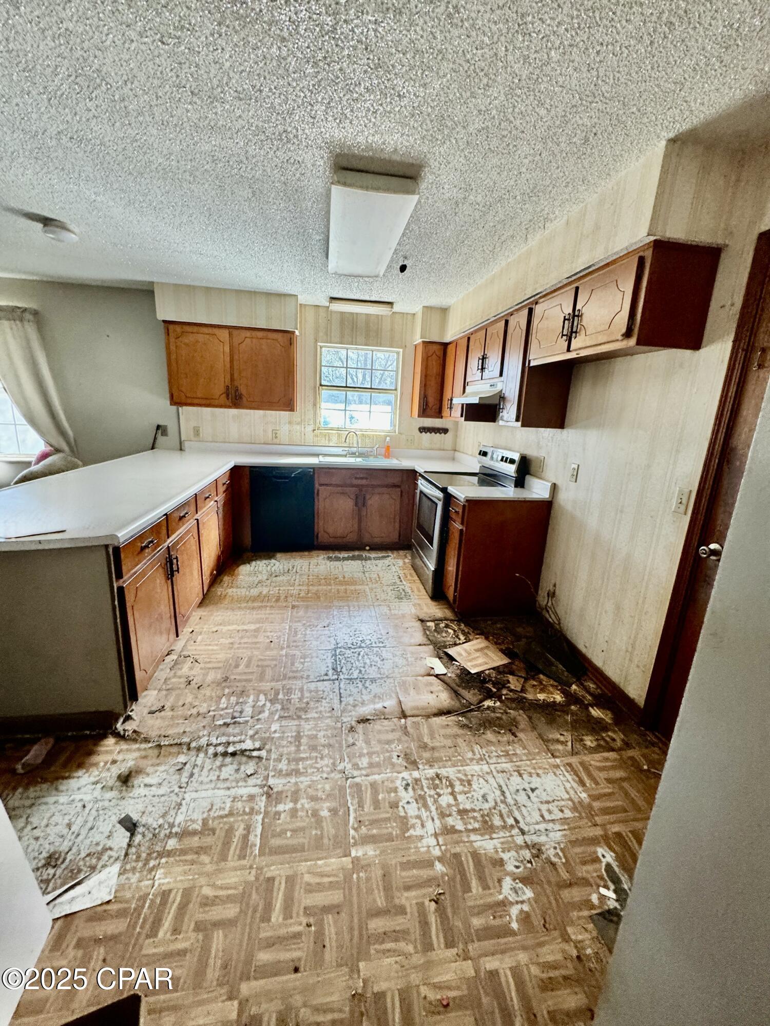 15222 Highway 77