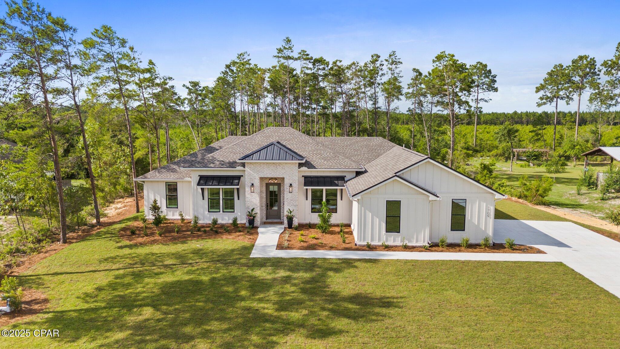 1709 White Western Lake Lane