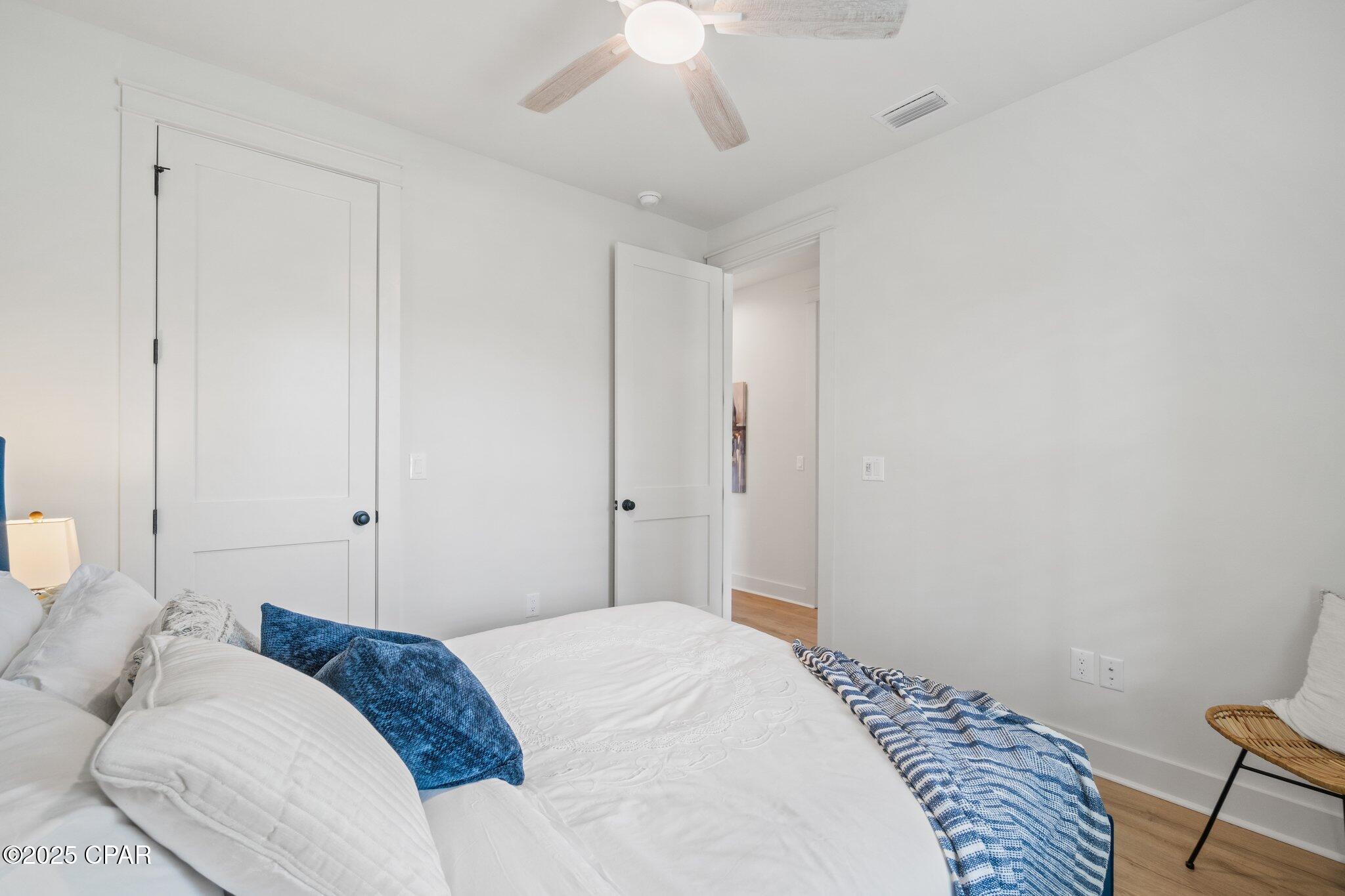 1709 White Western Lake Lane