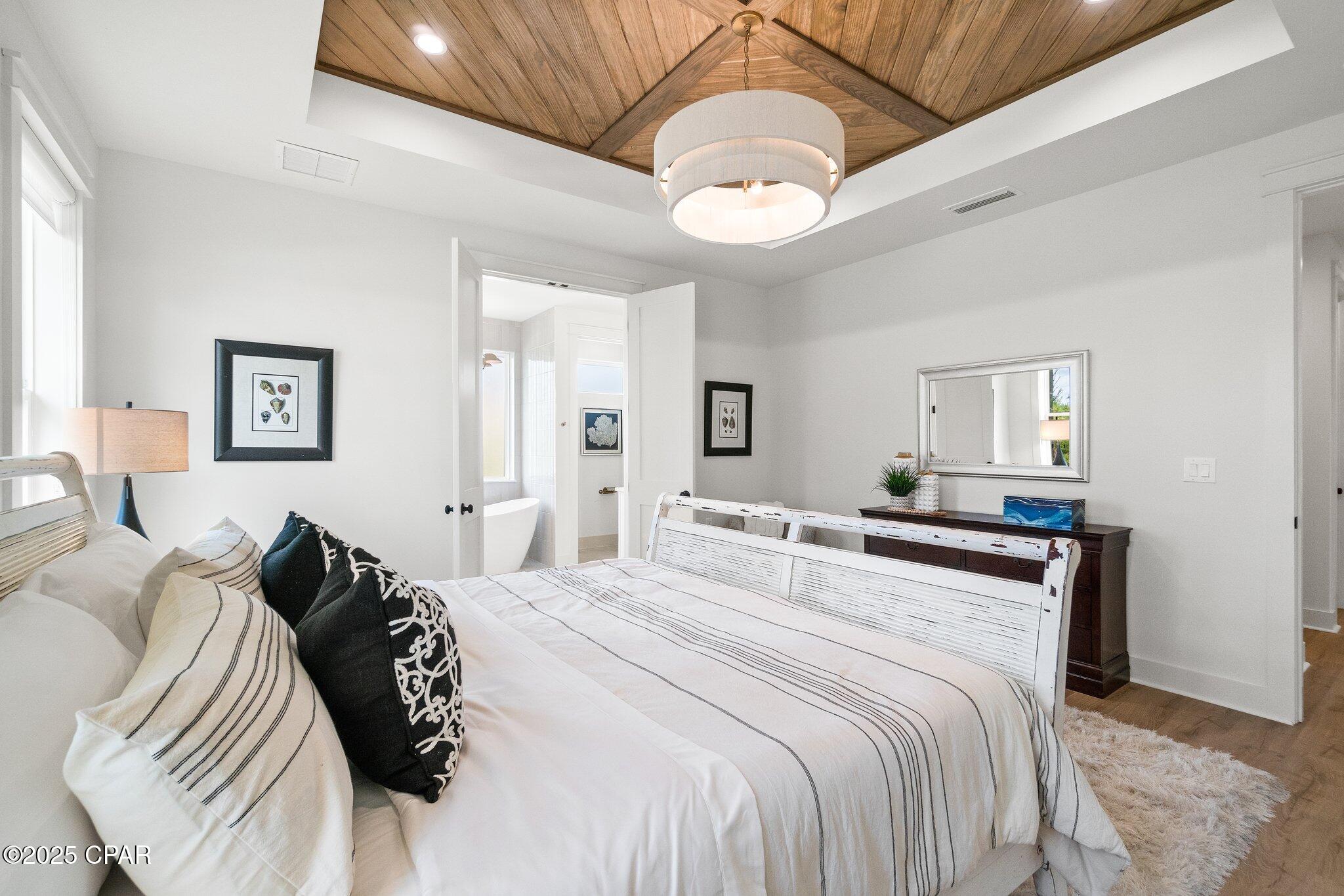 1709 White Western Lake Lane