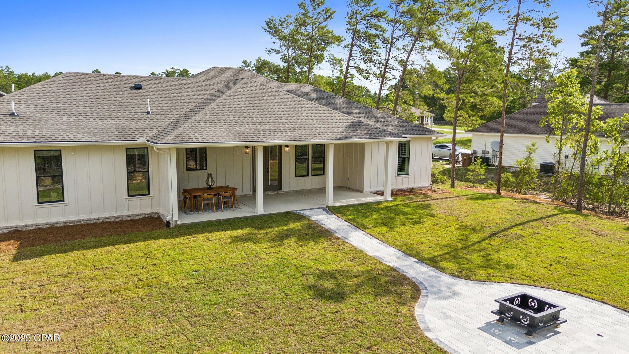 1709 White Western Lake Lane