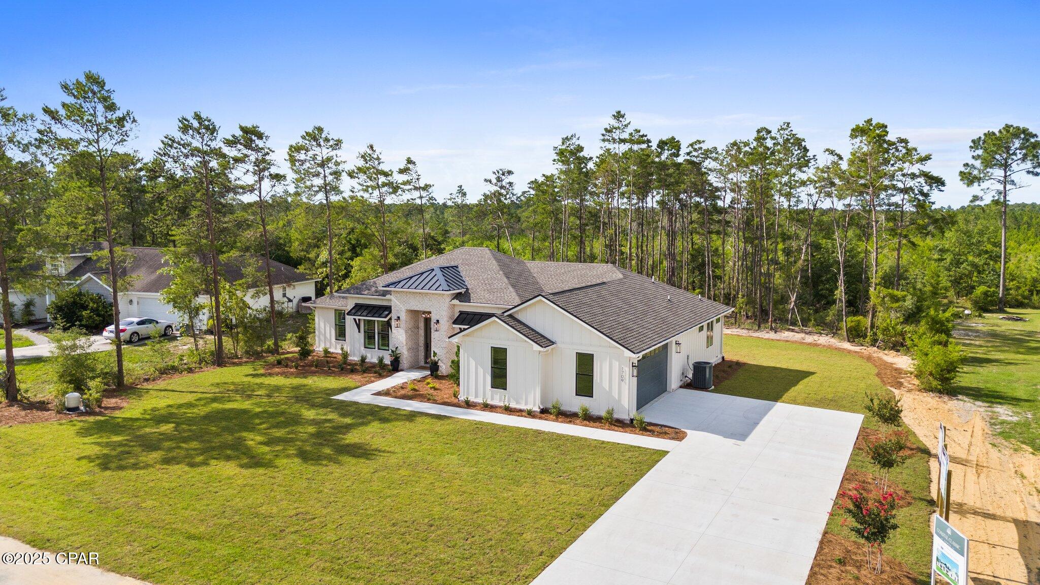 1709 White Western Lake Lane