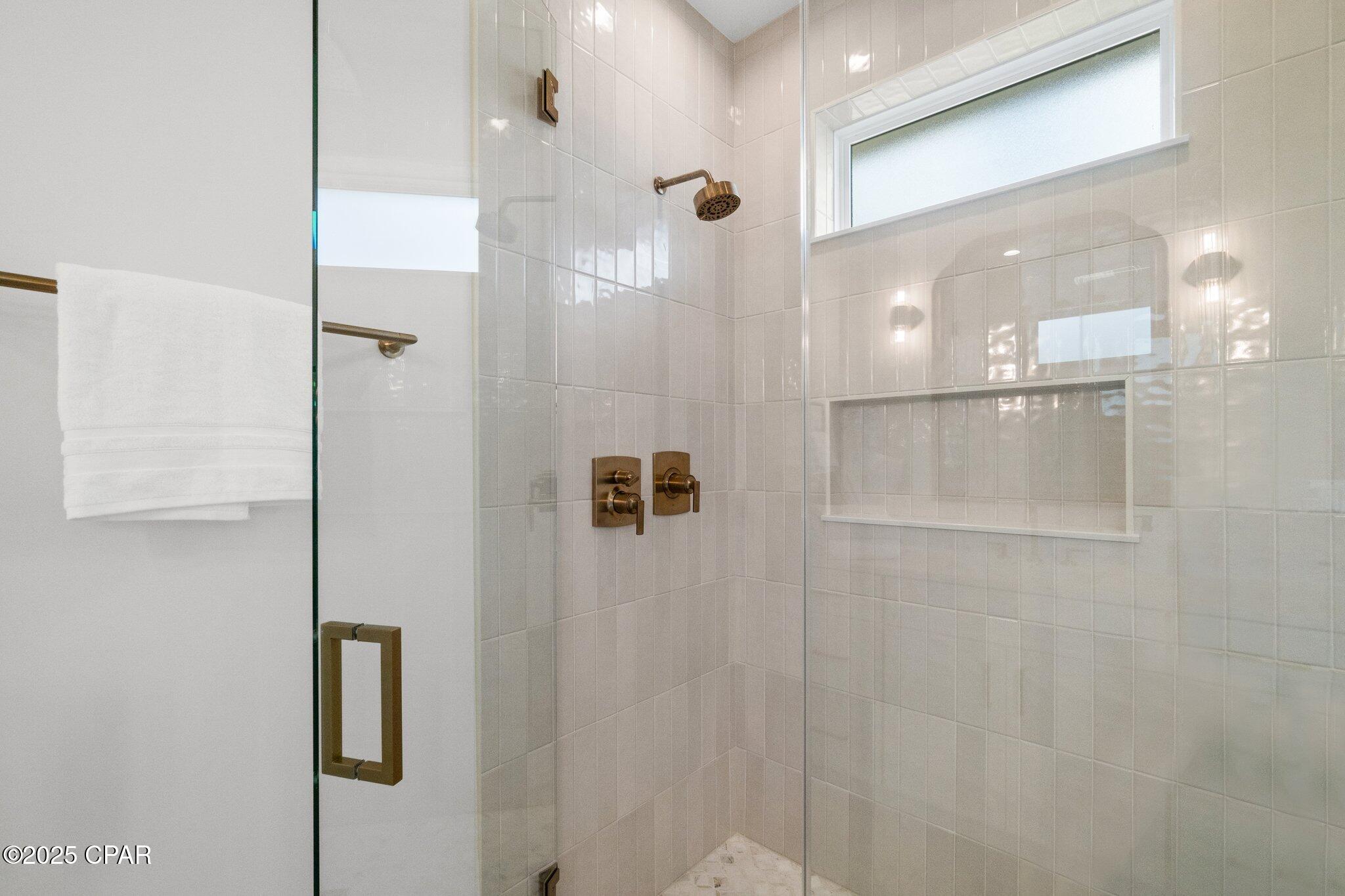 1709 White Western Lake Lane