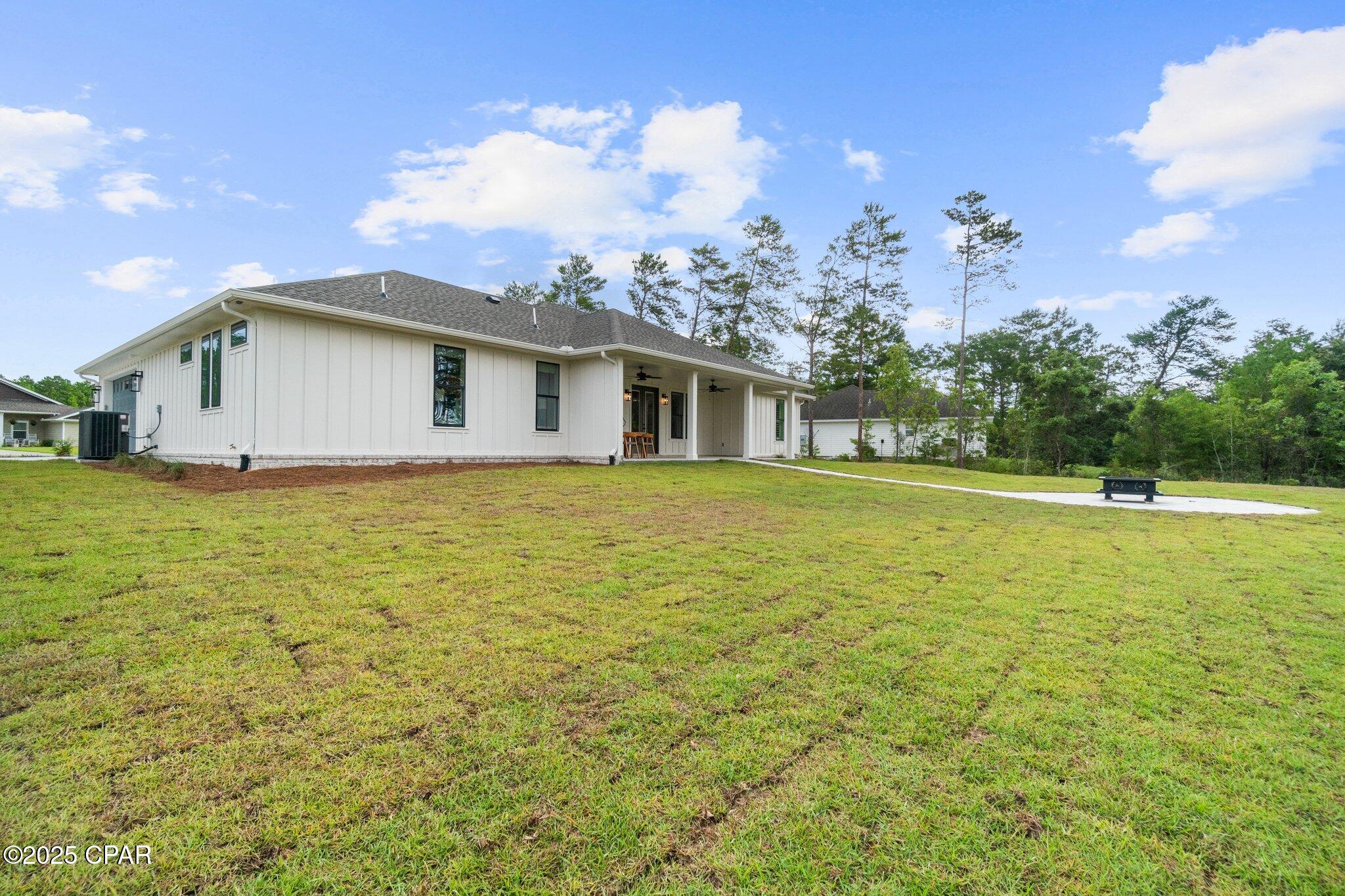 1709 White Western Lake Lane