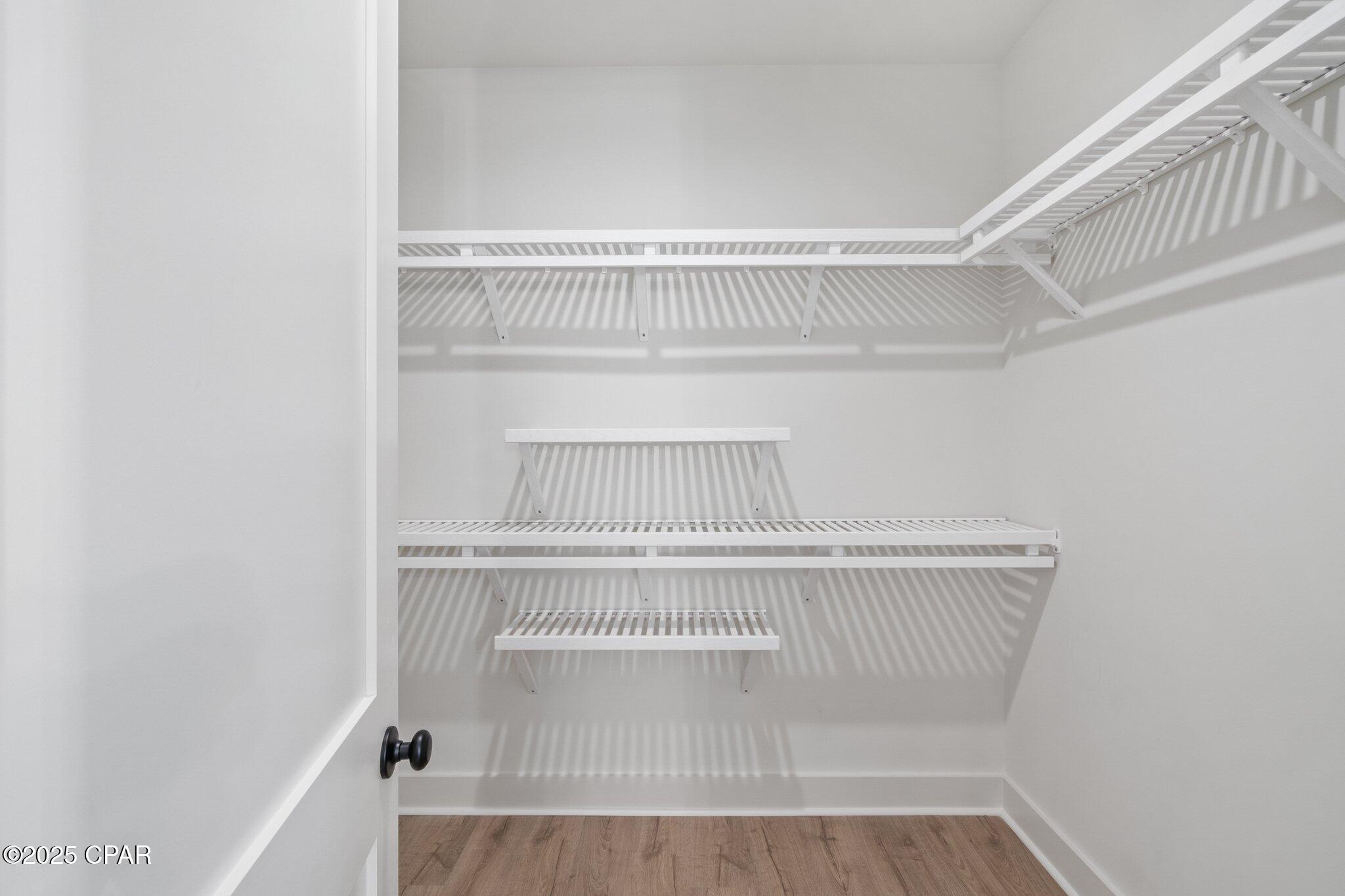 1709 White Western Lake Lane