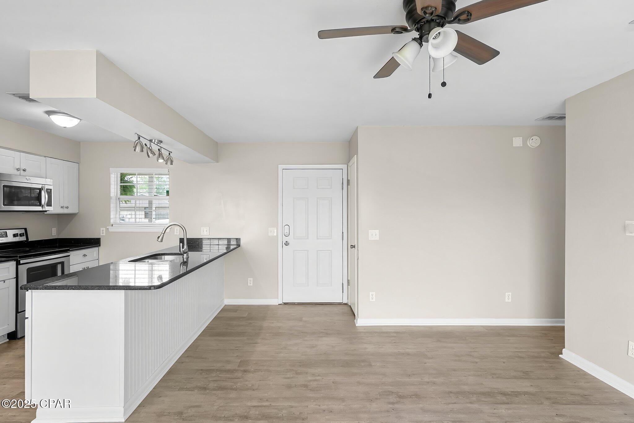 306 Lynnwood Lane