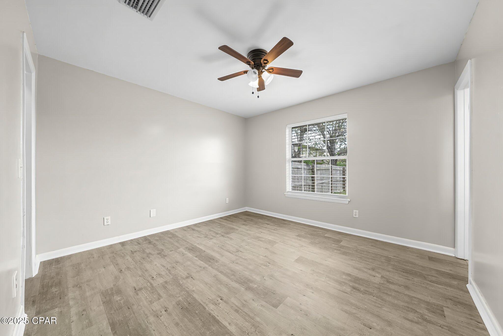 306 Lynnwood Lane