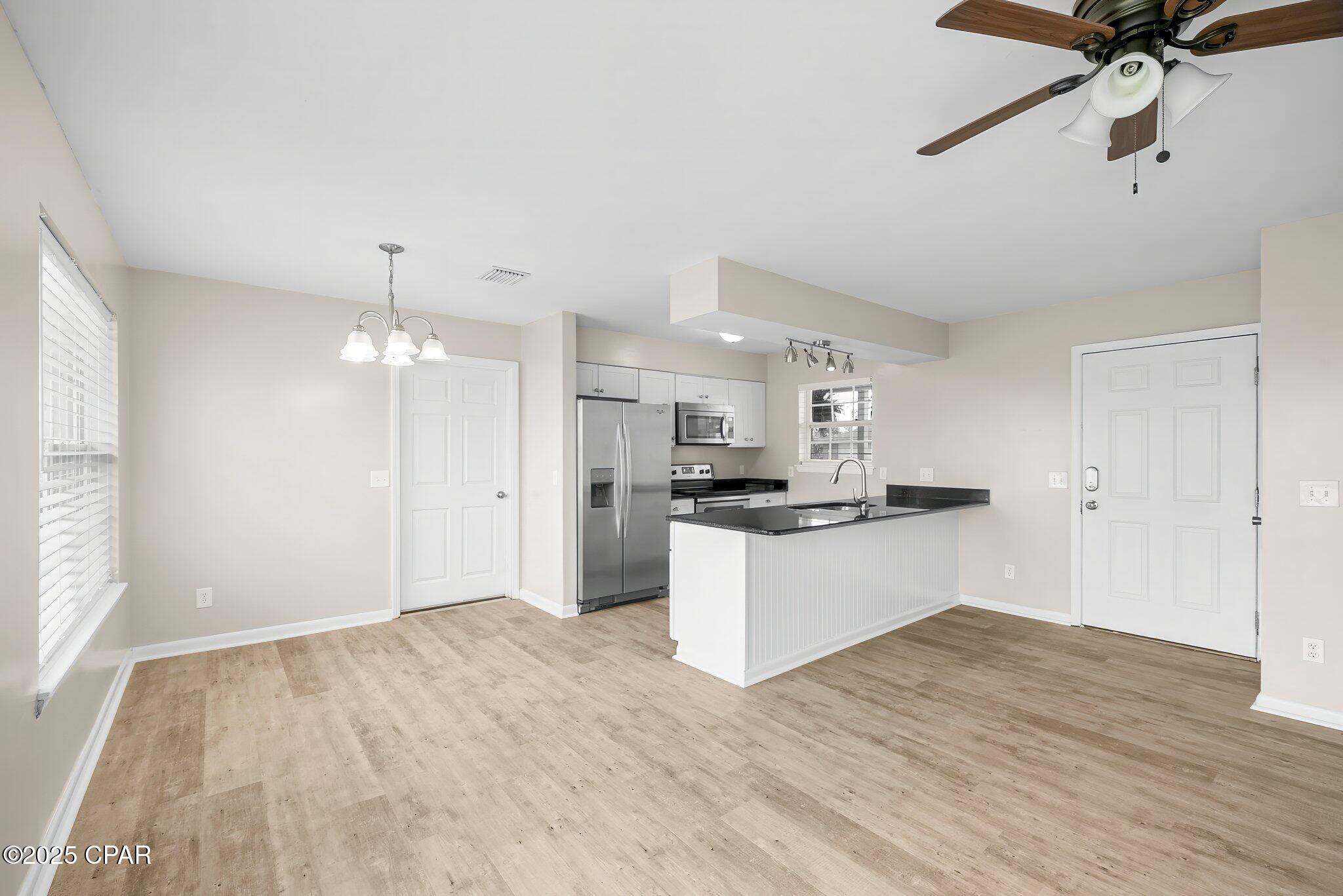 306 Lynnwood Lane