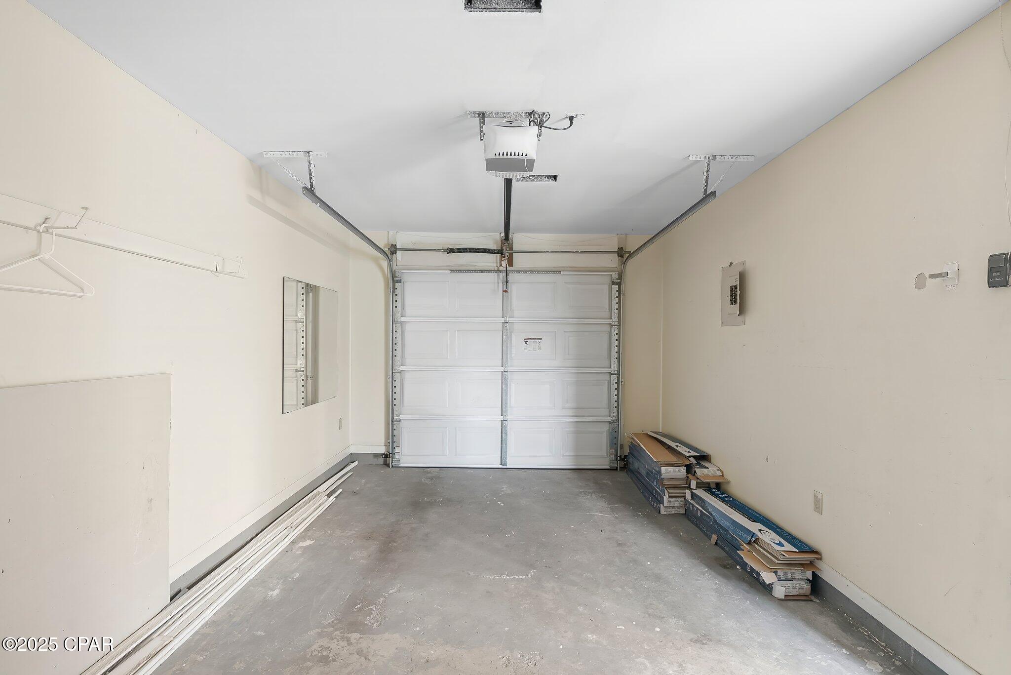 306 Lynnwood Lane
