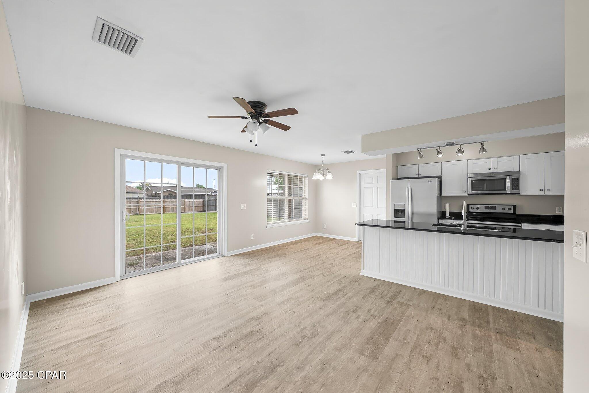 306 Lynnwood Lane