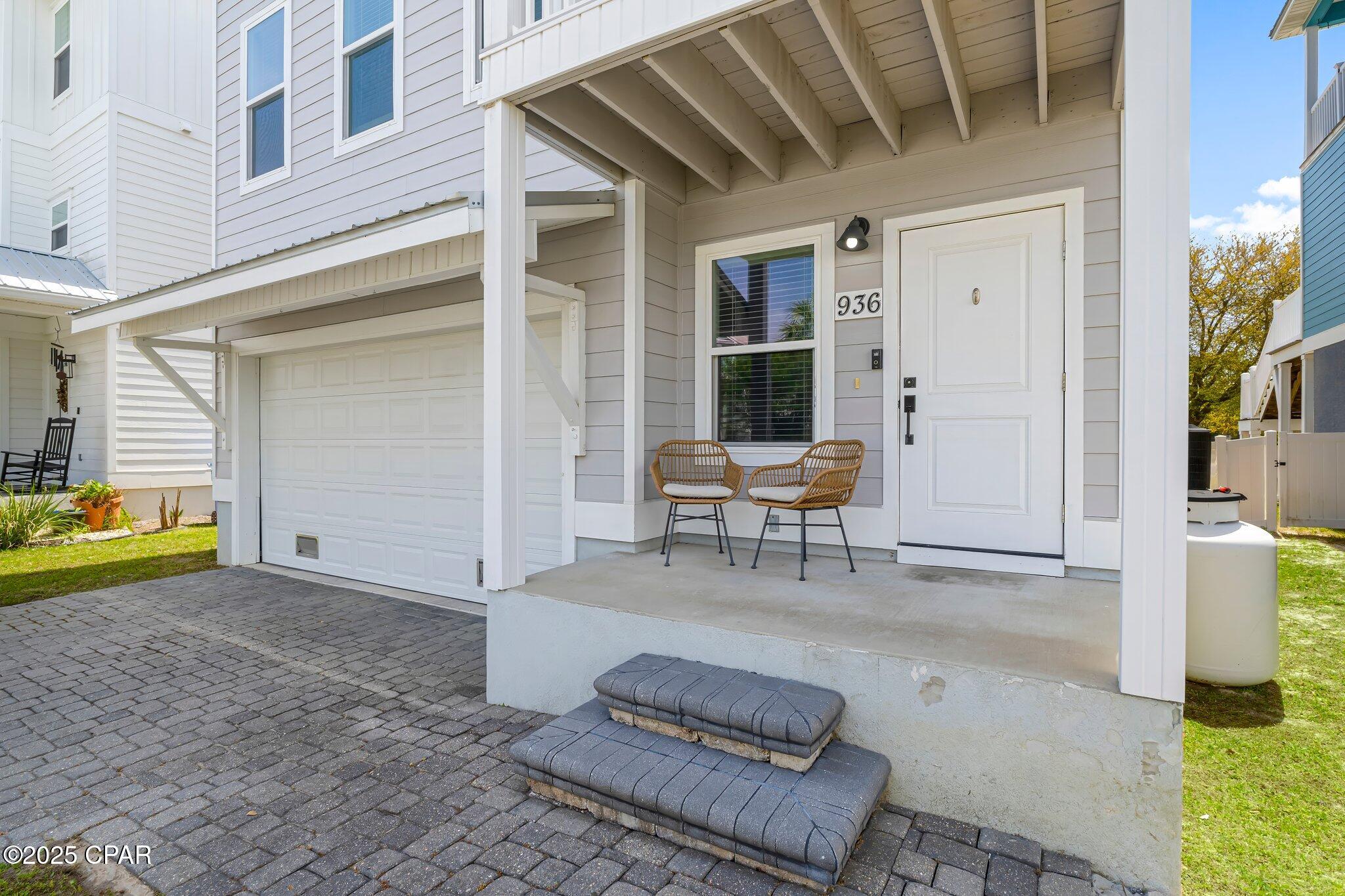 936 Lighthouse Lagoon Court