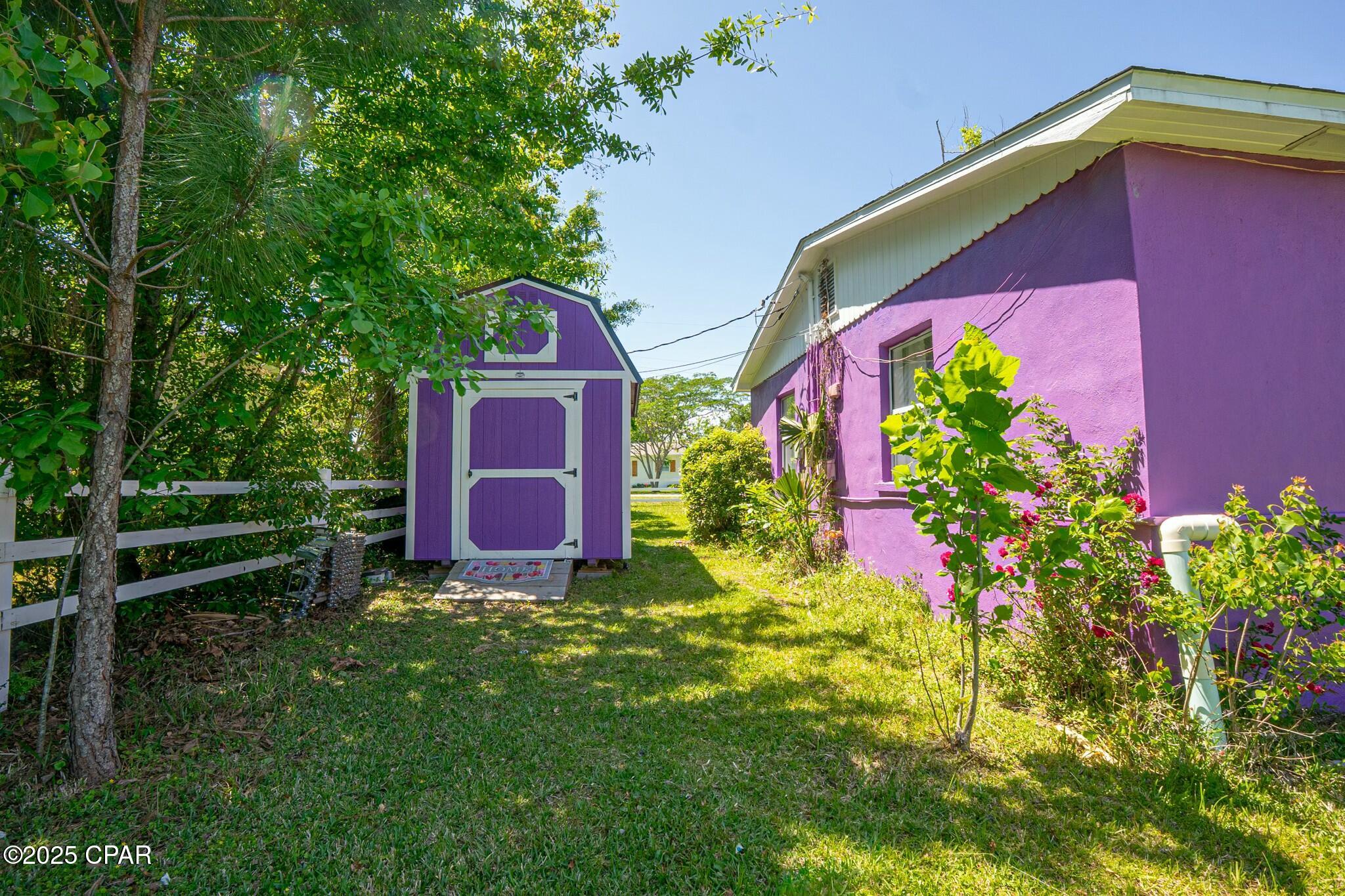 2914 Clearview Avenue