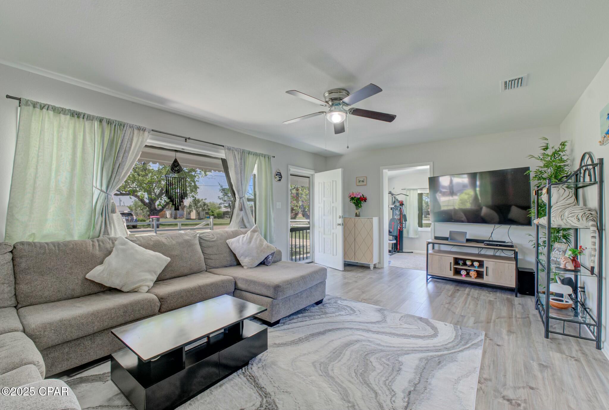 2914 Clearview Avenue