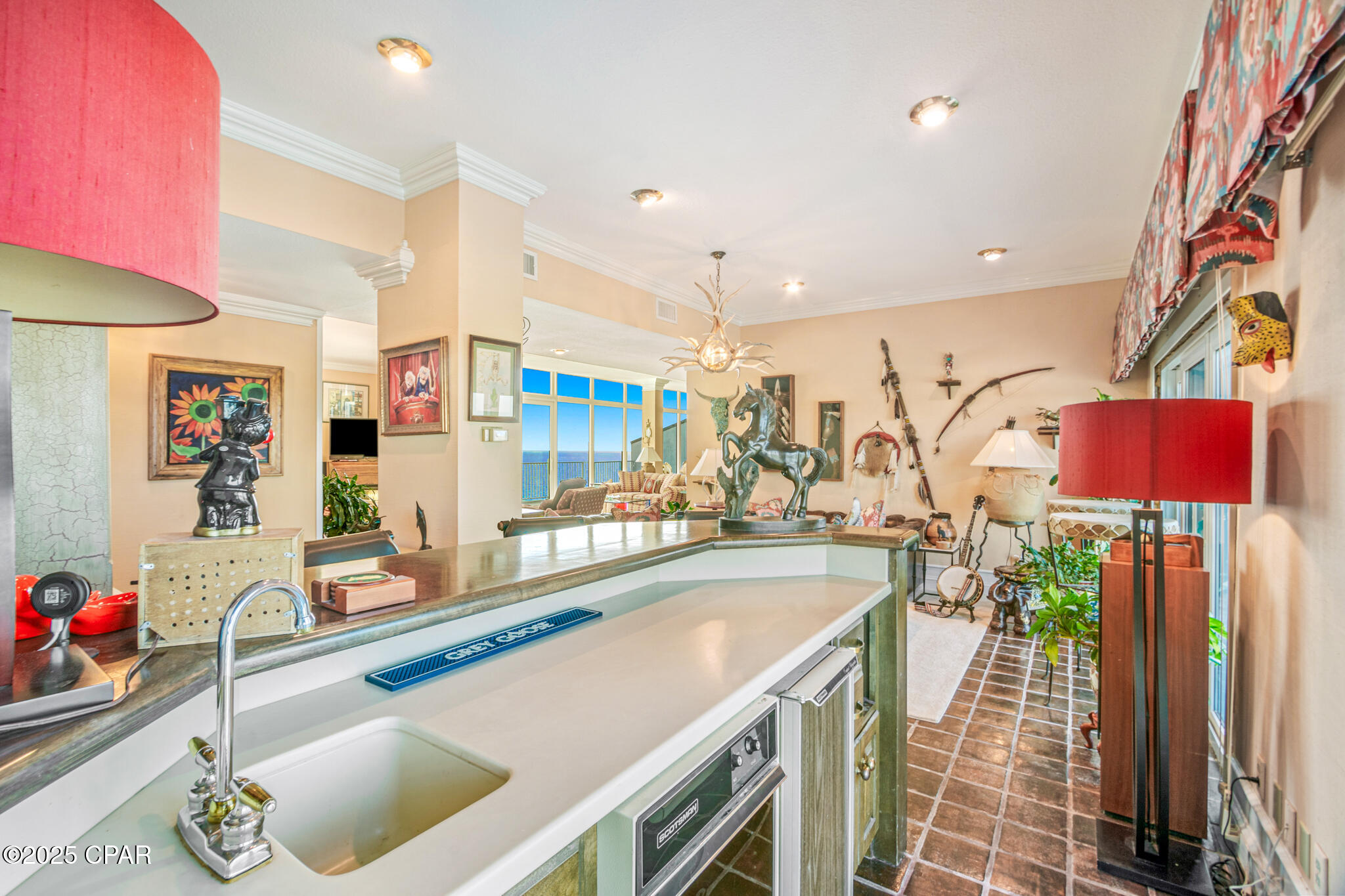 4425 Thomas Drive PH5