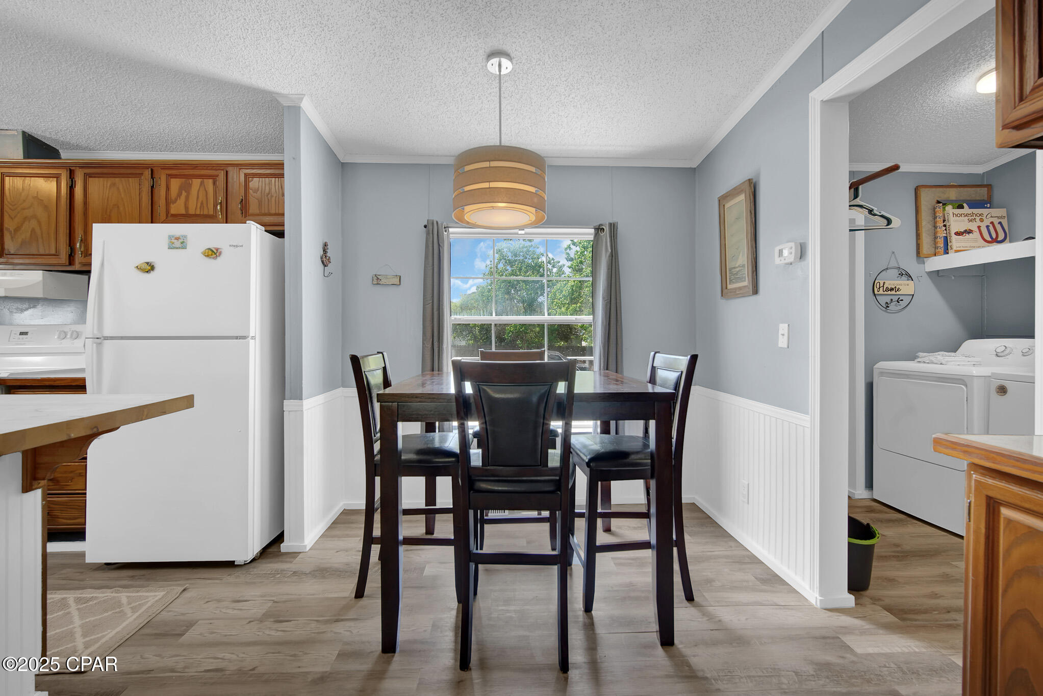 22011 Lakeview Drive