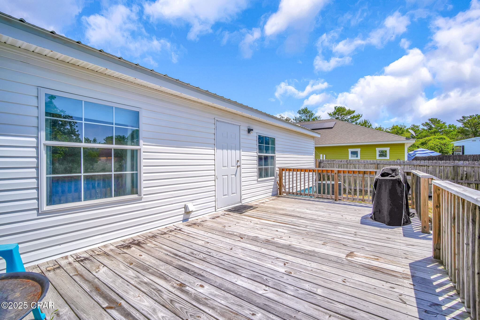 22011 Lakeview Drive