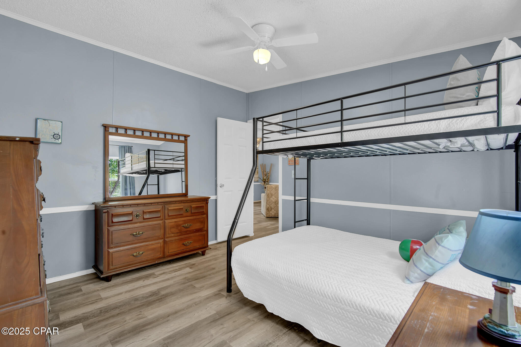 22011 Lakeview Drive