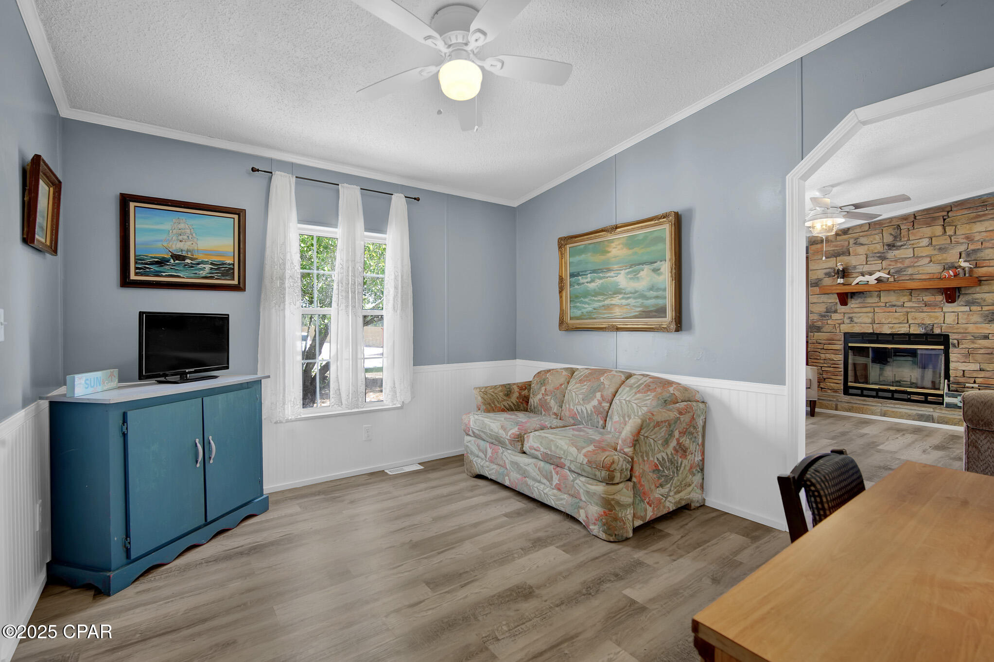 22011 Lakeview Drive