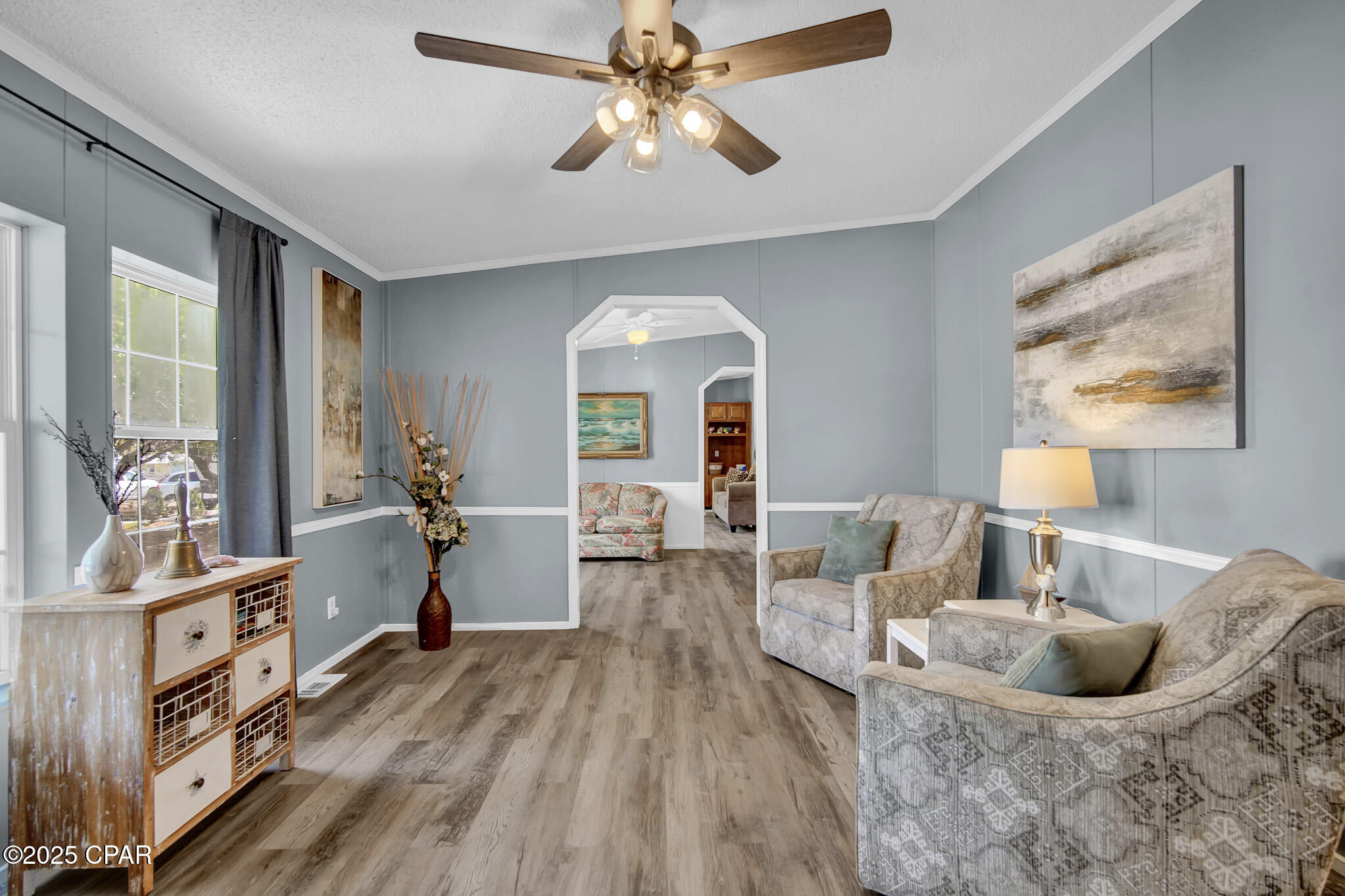 22011 Lakeview Drive